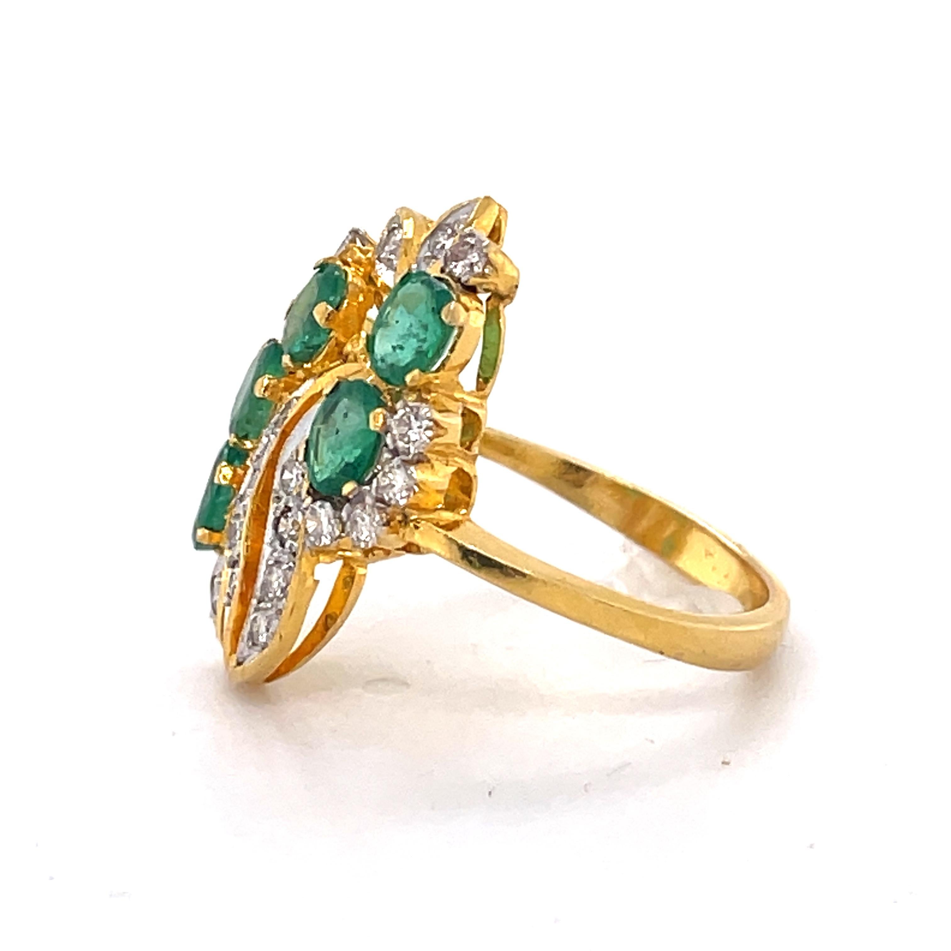 Vintage Cocktail Ring - 22K Yellow gold, 0.50ct Emerald, 0.50ct Diamonds In Excellent Condition For Sale In Ramat Gan, IL