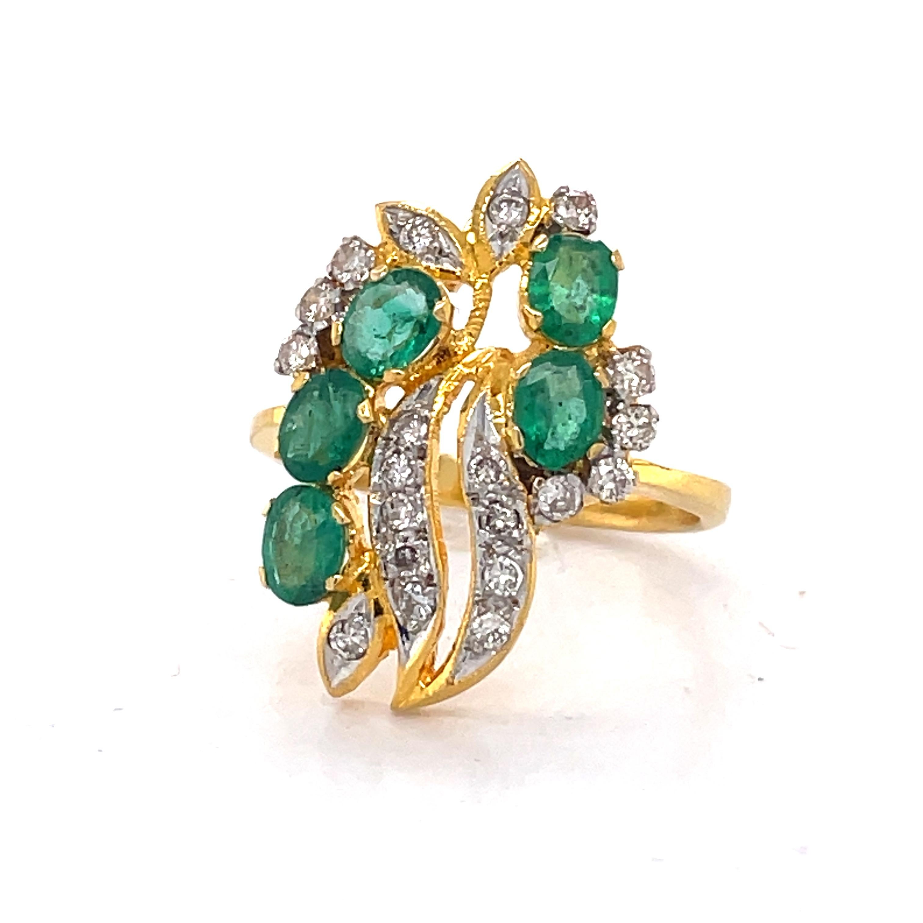 Vintage Cocktail Ring - 22K Yellow gold, 0.50ct Emerald, 0.50ct Diamonds For Sale 3