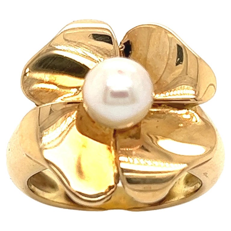 Vintage Cocktail Ring Flower Yellow Gold with Cultured Pearl For Sale