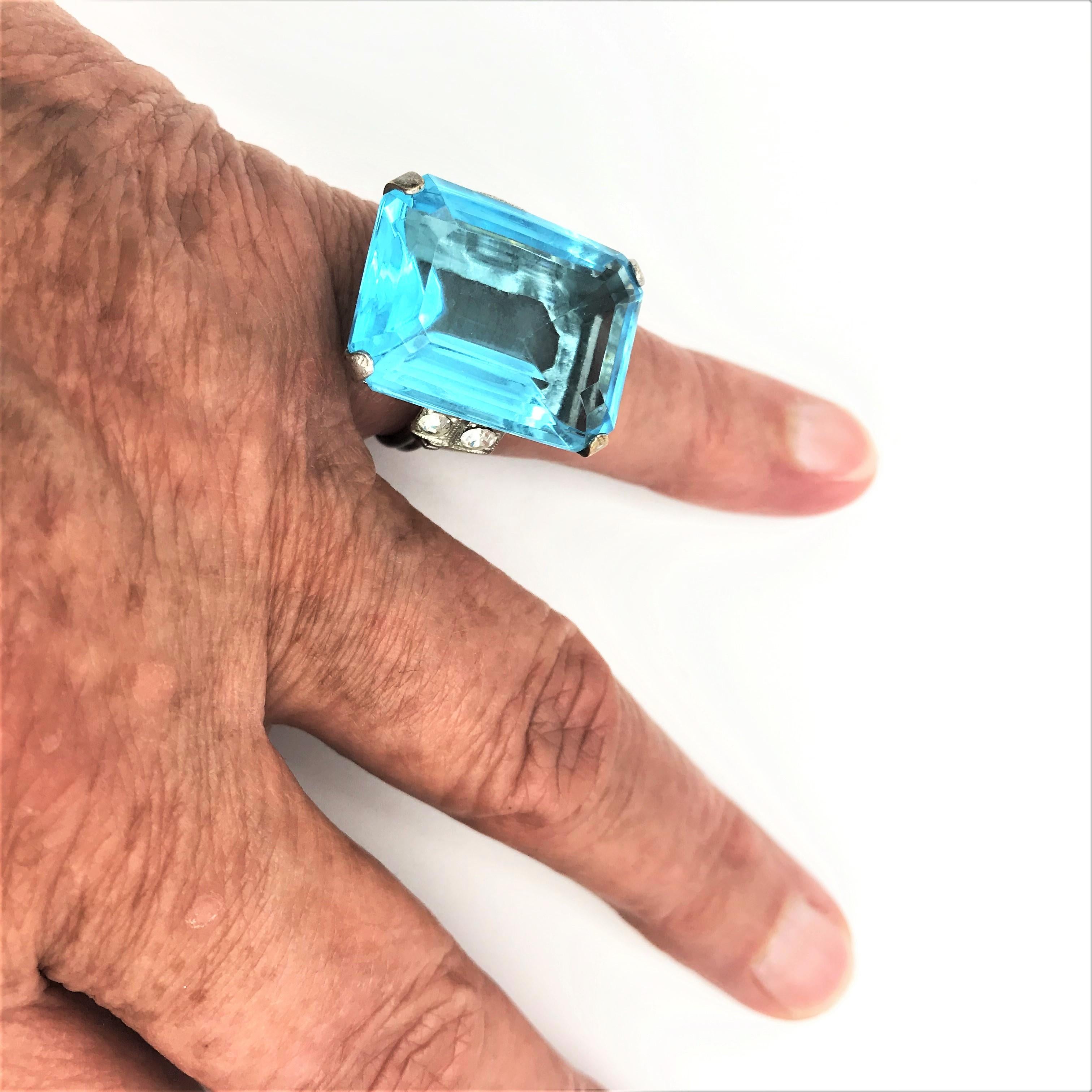 Vintage Cocktail ring with large cut aqua rhinestones, 1940s USA 3