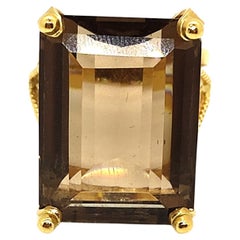 Anello vintage in oro giallo 14 carati con topazio