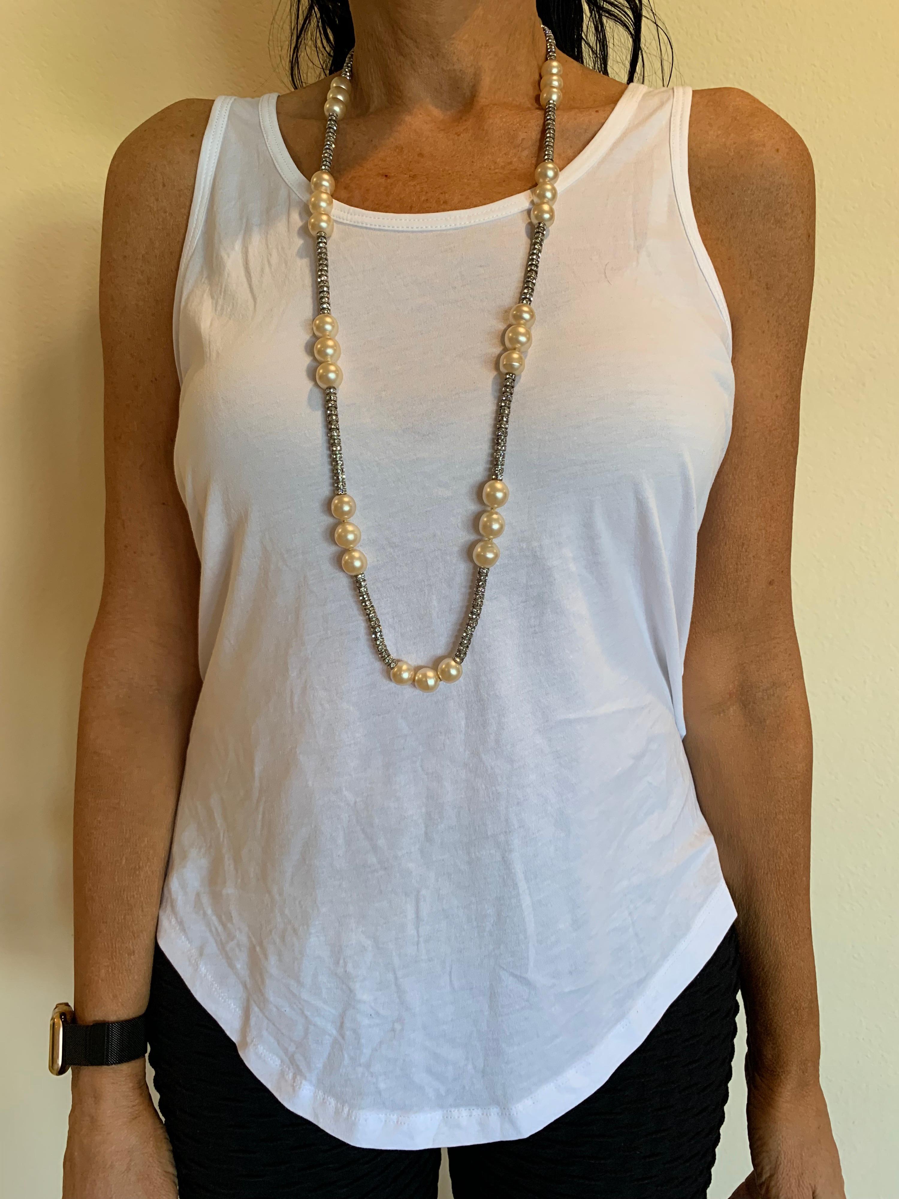 Vintage Coco Chanel Fall/Winter 1993 Diamanté and Pearl Necklace  In Excellent Condition In Palm Springs, CA