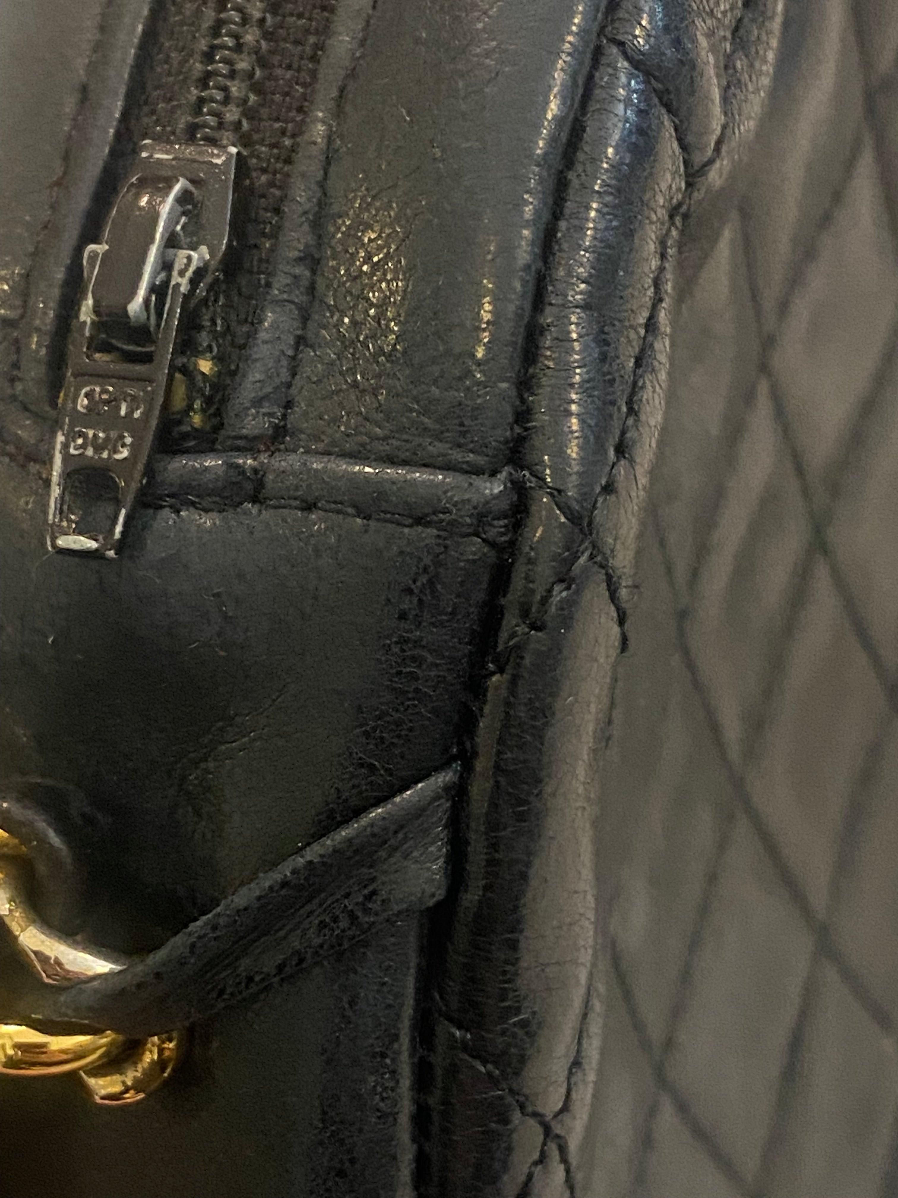 Black Vintage Coco Line Round Crossbody