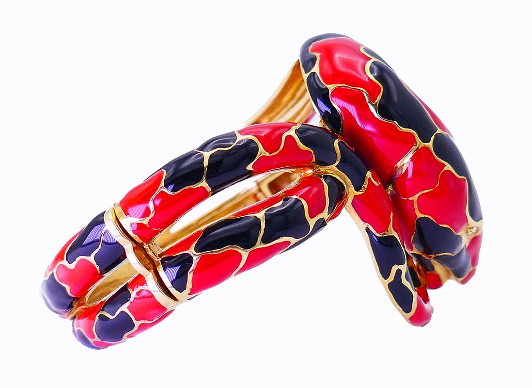 Women's Vintage Codognato Enamel 18k Gold Snake Bangle Bracelet For Sale