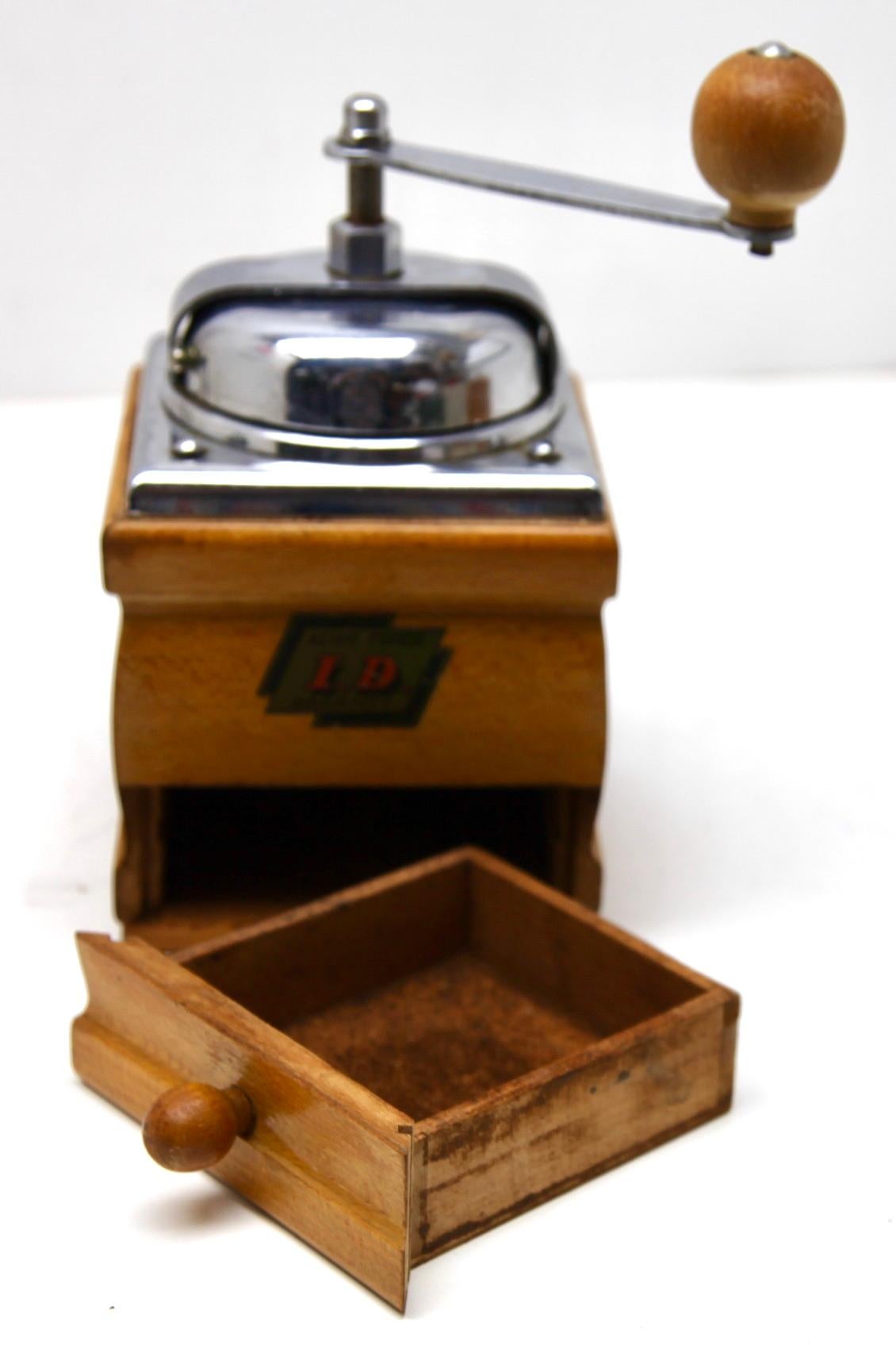 Hand-Crafted Vintage Coffee Grinder I.D. 1940s-1950s Germany, Retro Kitchen For Sale