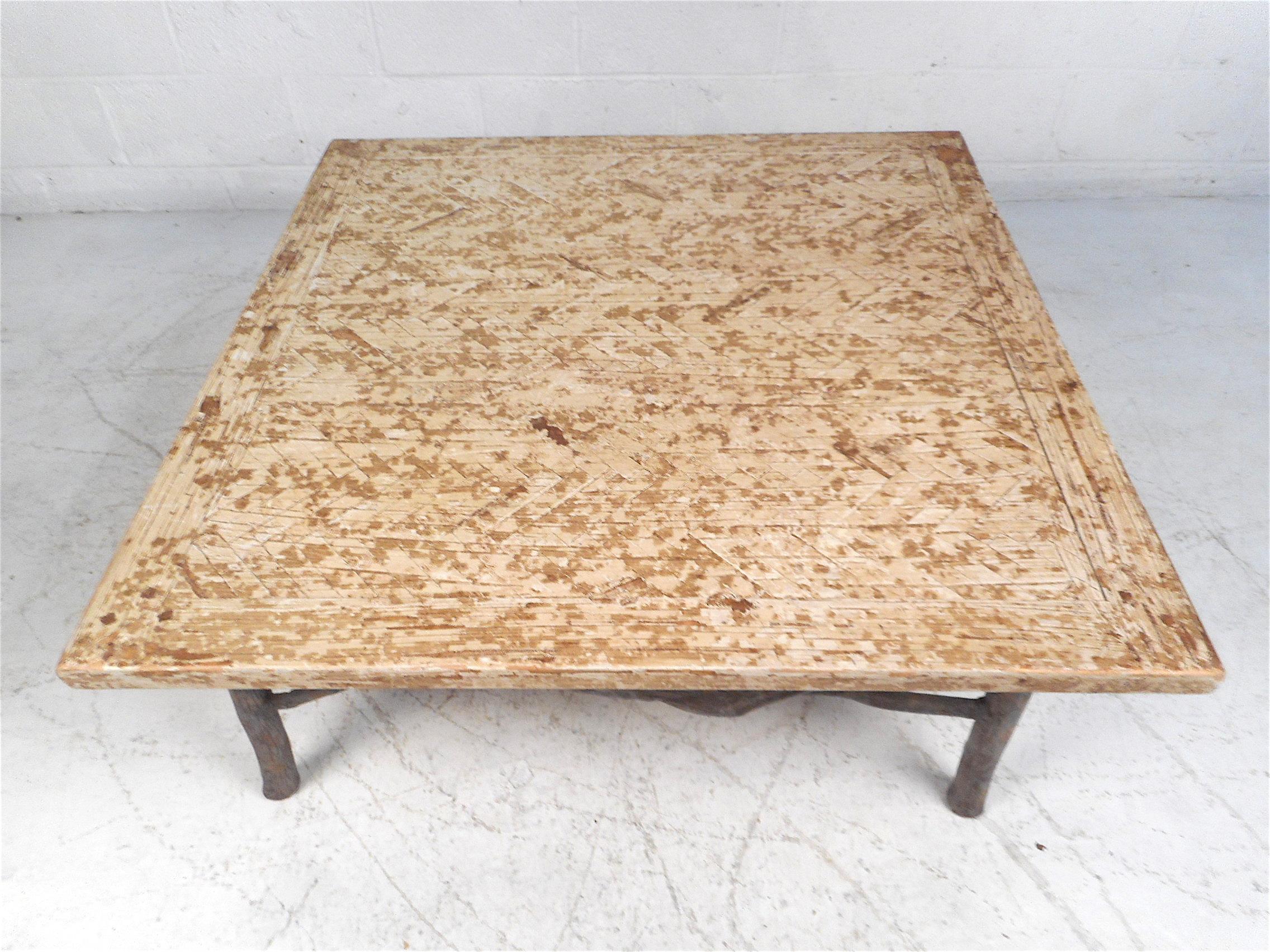 Mid-Century Modern Vintage Coffee or Cocktail Table