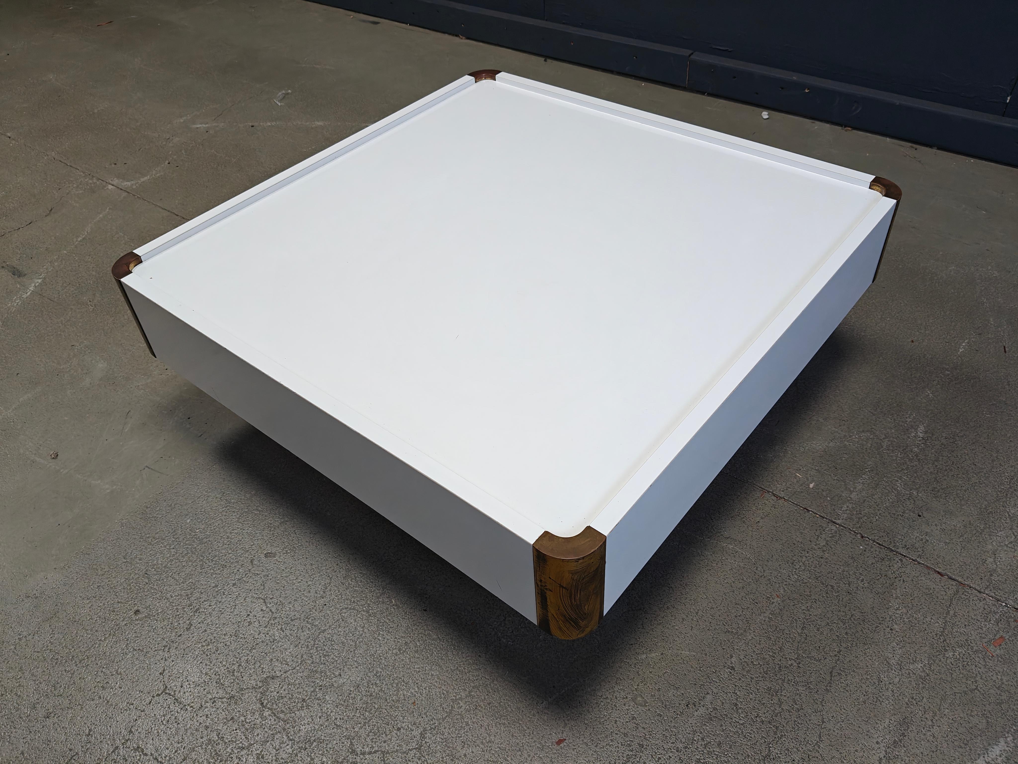 Vintage coffee table attributed to Willy Rizzo, 1970s In Good Condition For Sale In Leuven, Vlaams Gewest