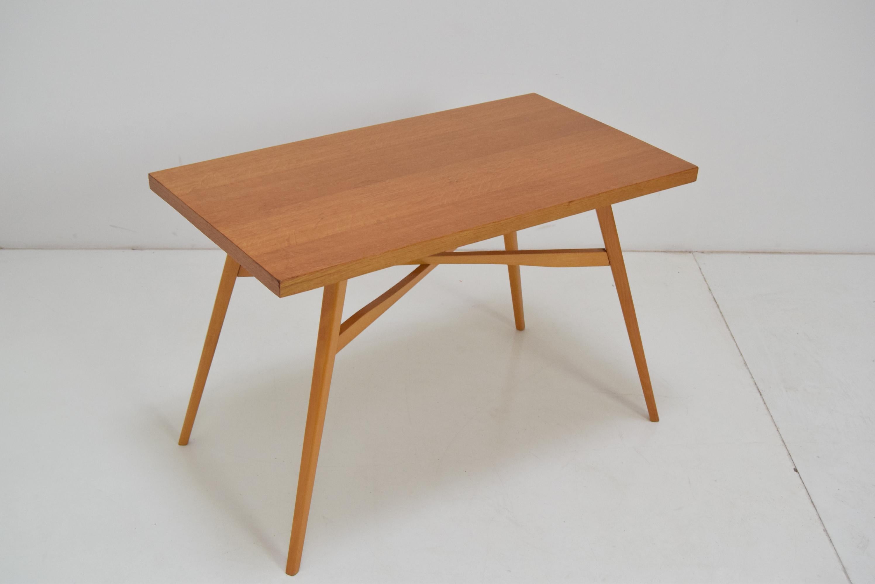 Mid-Century Modern Table basse vintage par Drevopodnik Holesov, années 1970 en vente