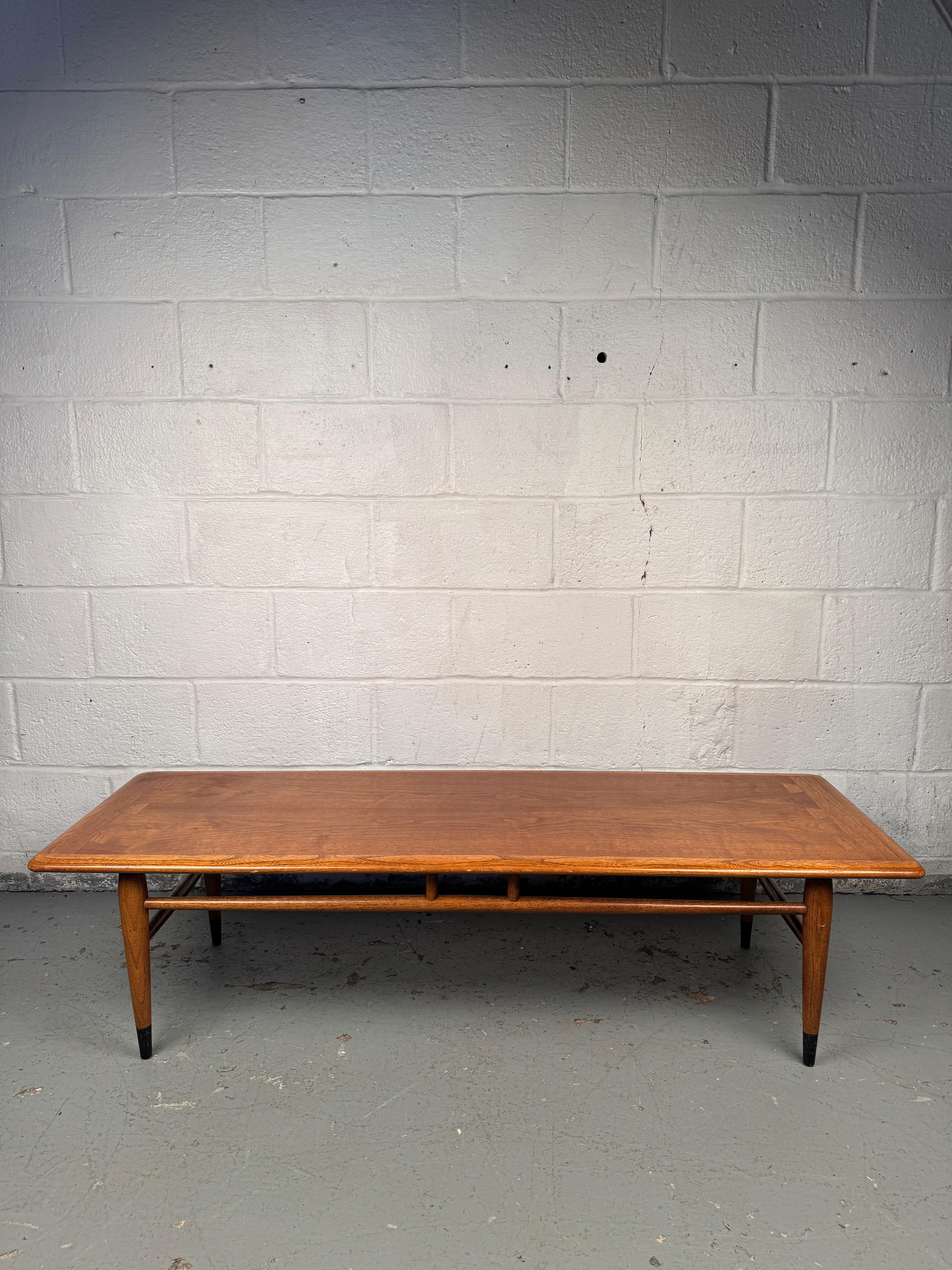 Mesa baja Vintage de Lane Acclaim Moderno de mediados de siglo en venta