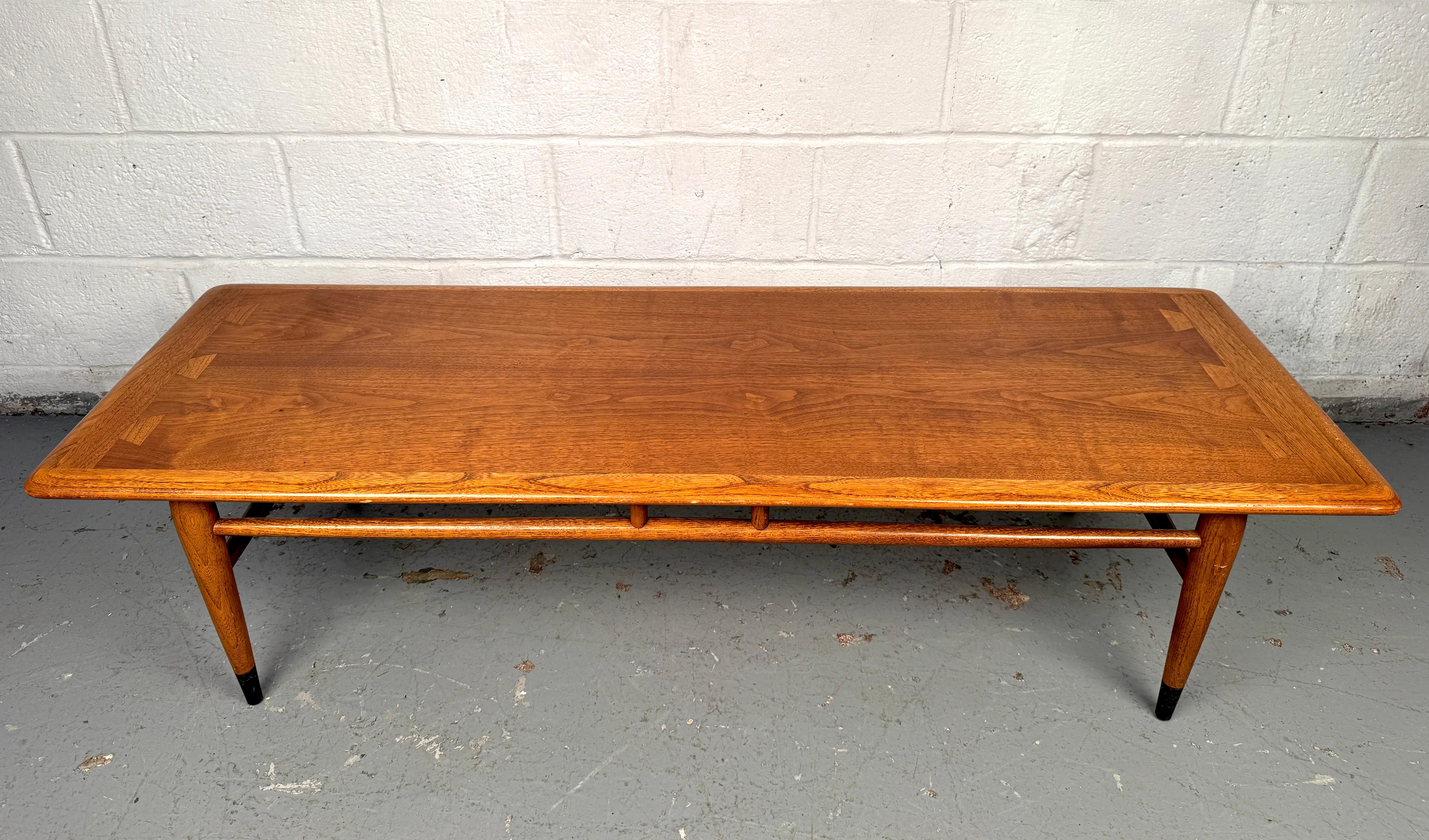 Mesa baja Vintage de Lane Acclaim Estadounidense en venta