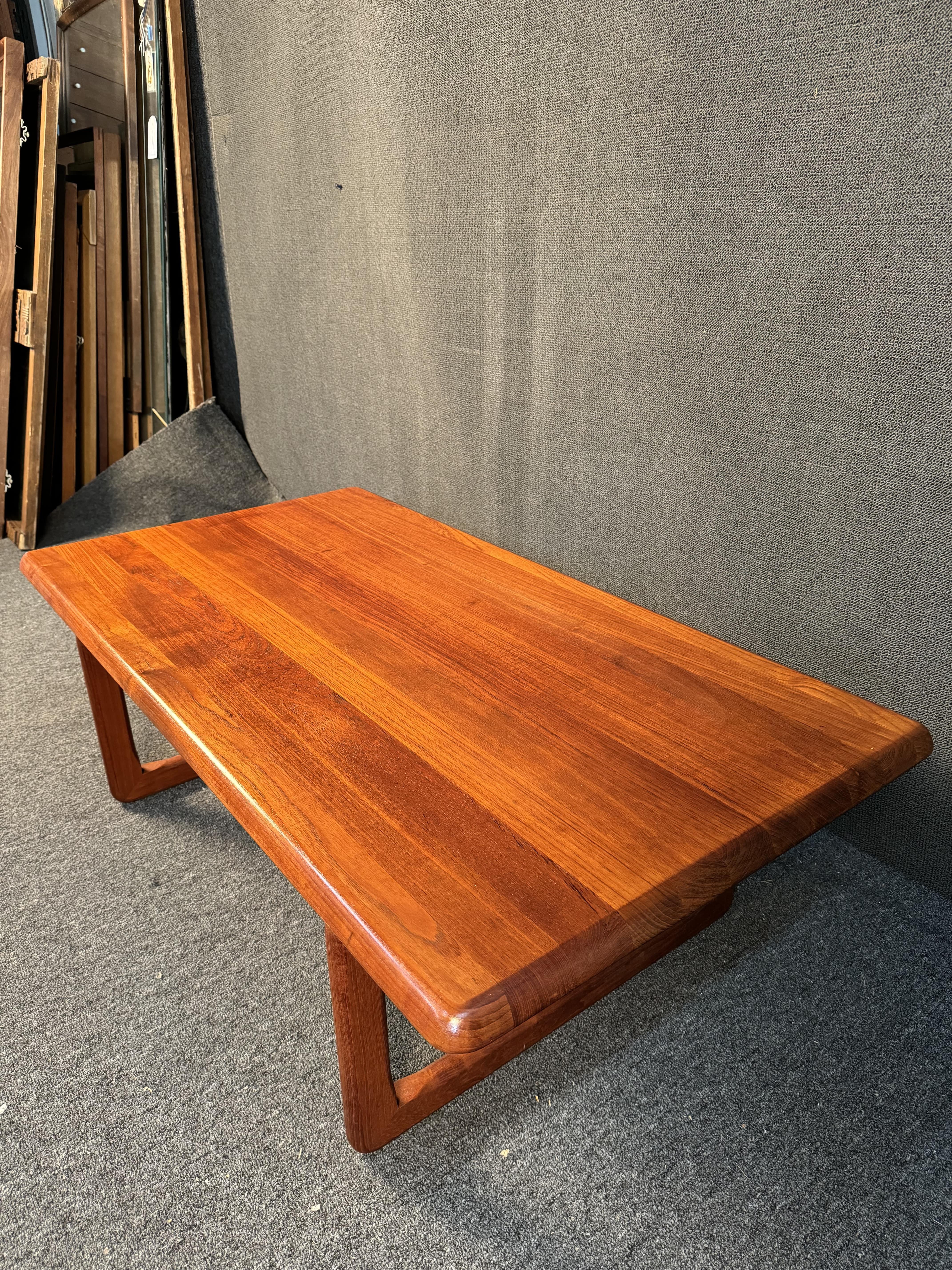 20th Century Vintage Coffee Table by Tarm Stole for Møbelfabrik For Sale