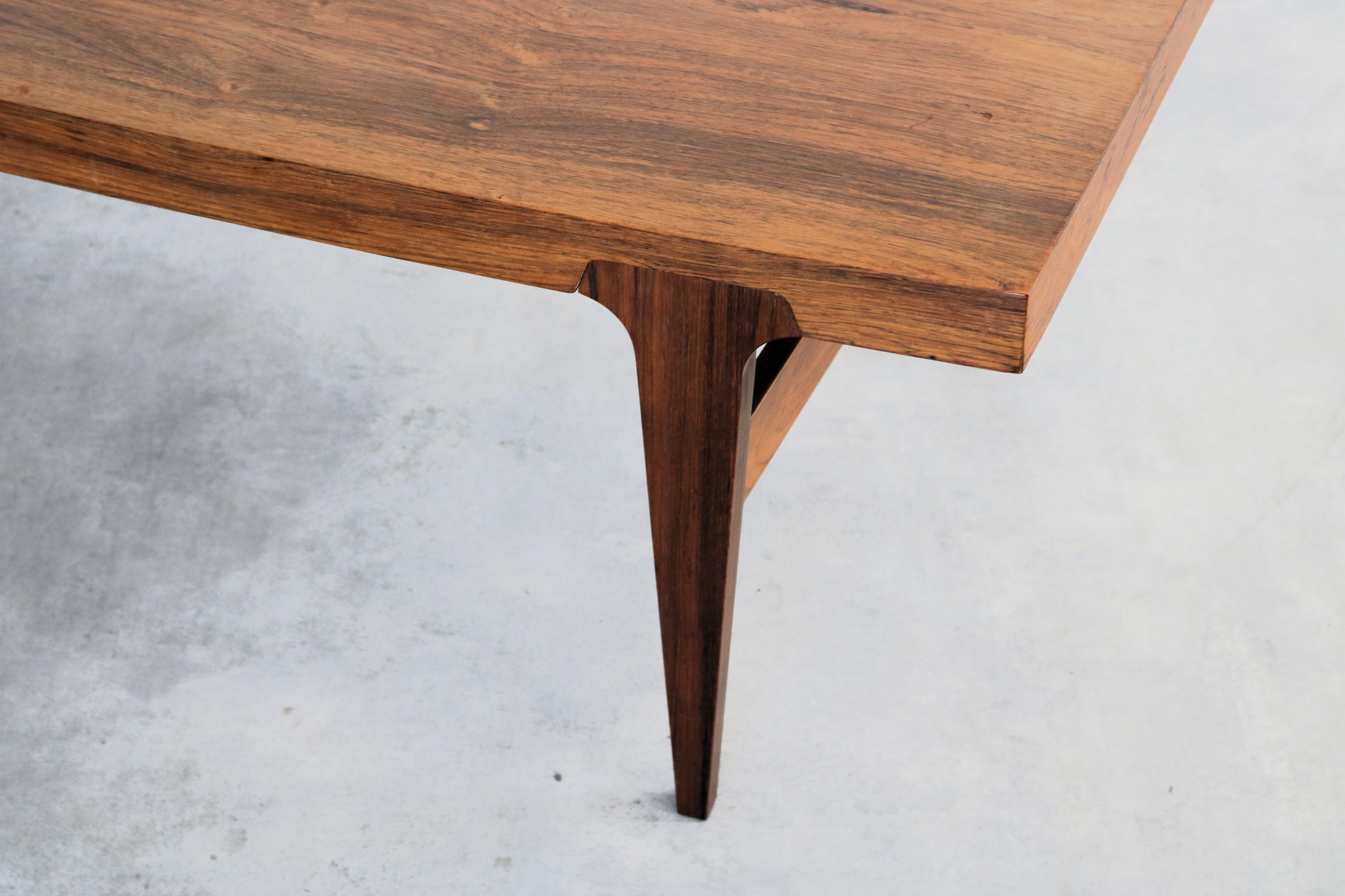 Bois Table basse vintage  tableau  1960s  Danois en vente