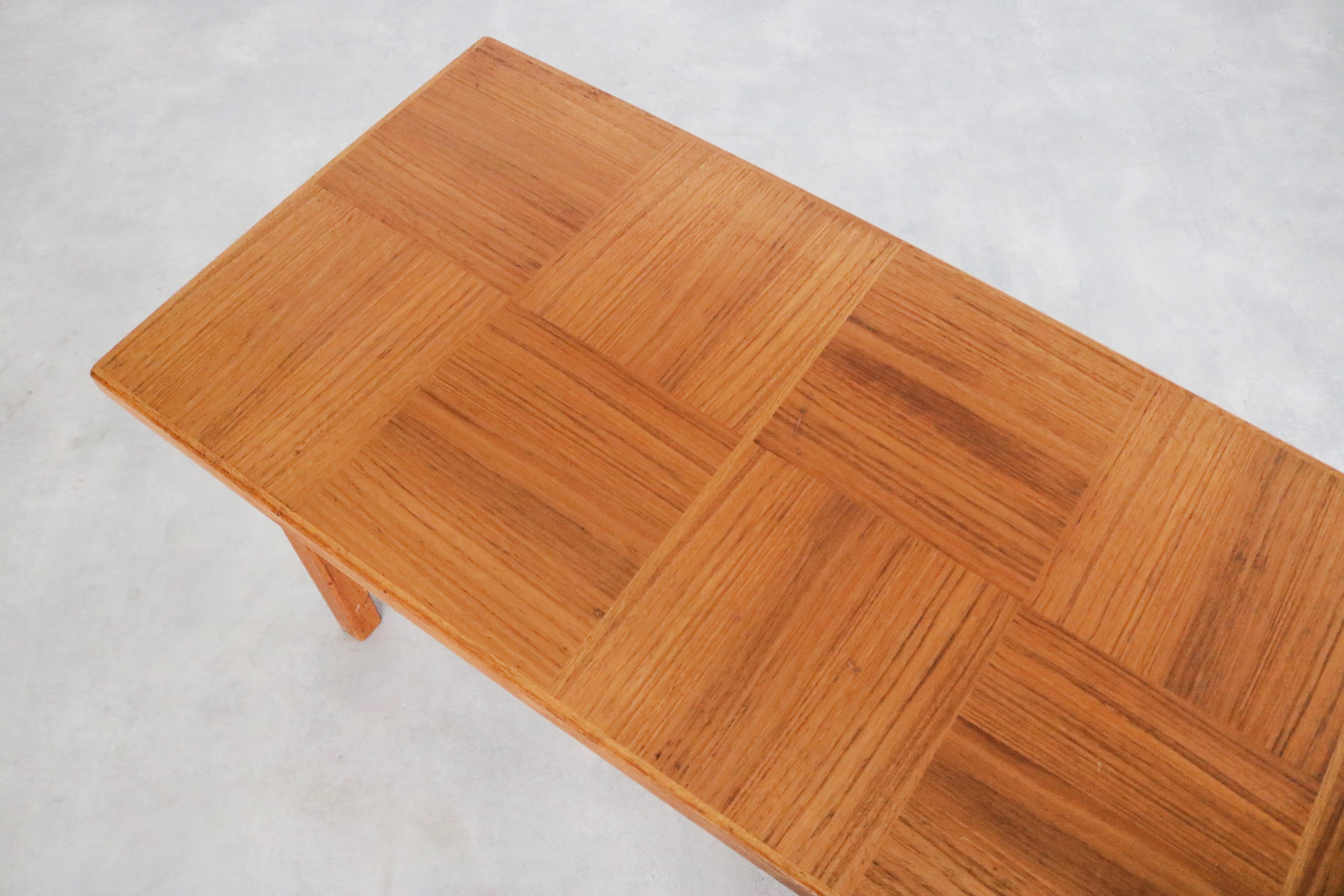Vintage-Couchtisch  Tabelle  60s  Schweden (Eichenholz) im Angebot