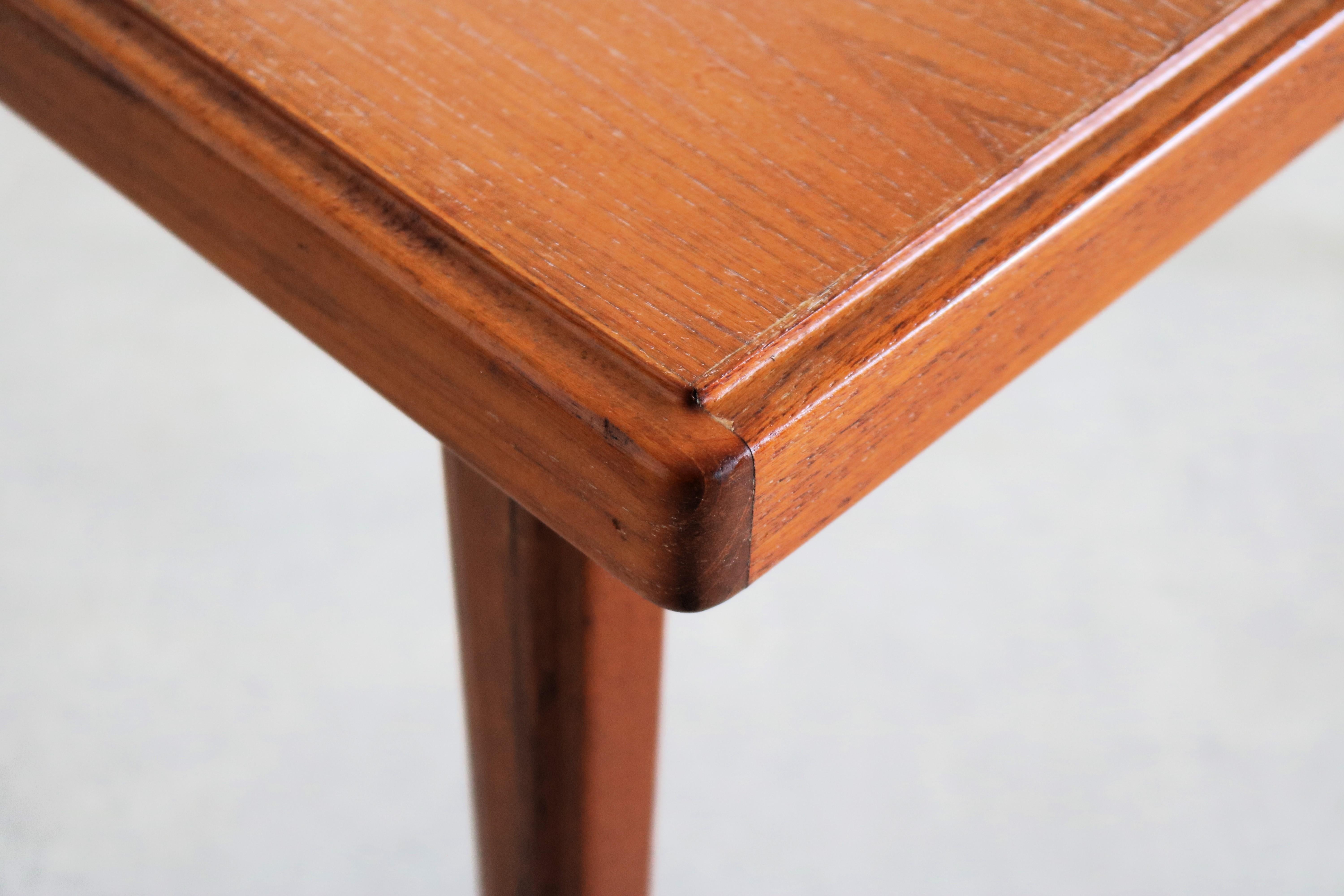 Milieu du XXe siècle table basse vintage  tableau  teck  60's en vente