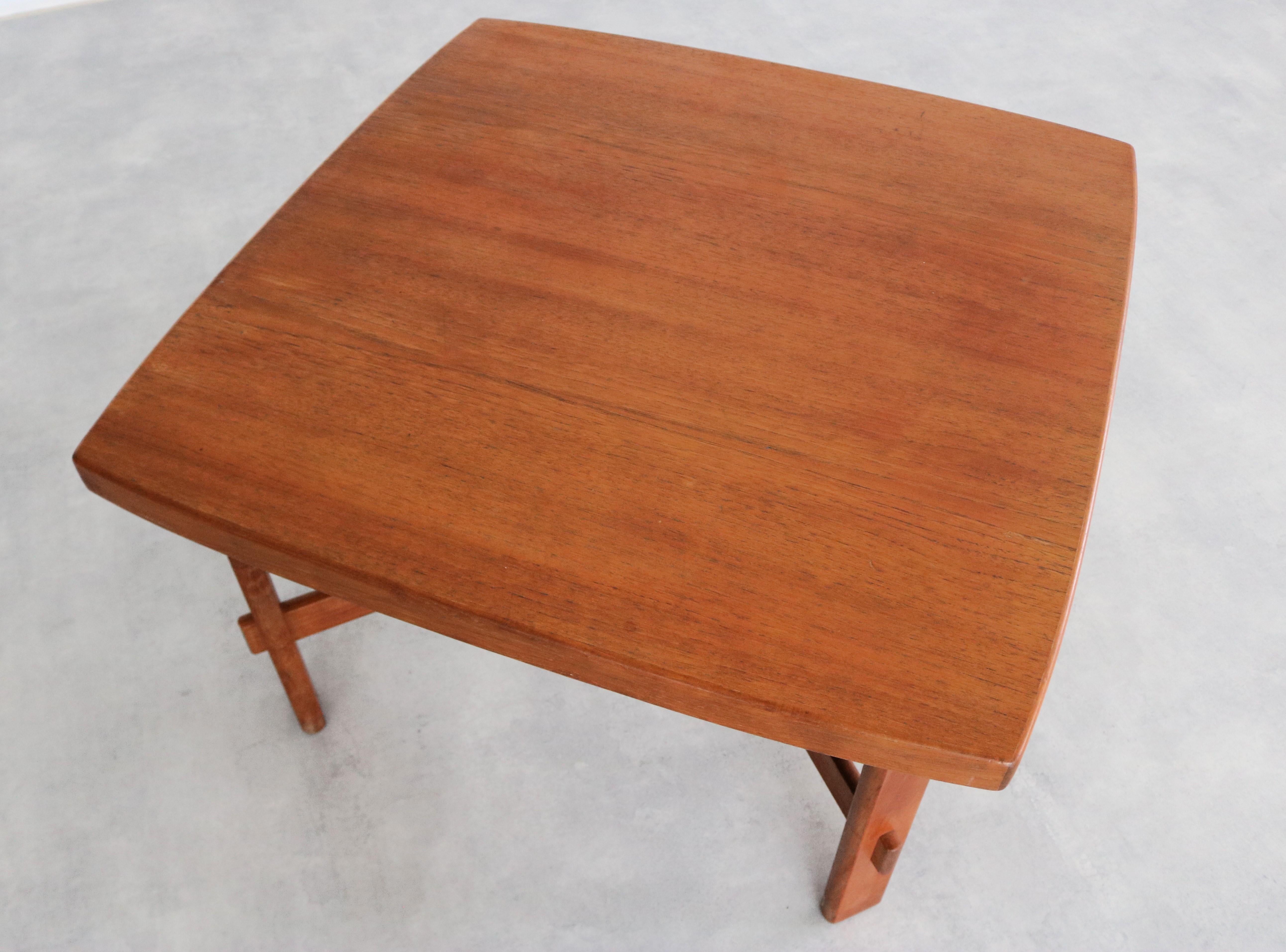 vintage coffee table | table | teak | 60's   For Sale 1
