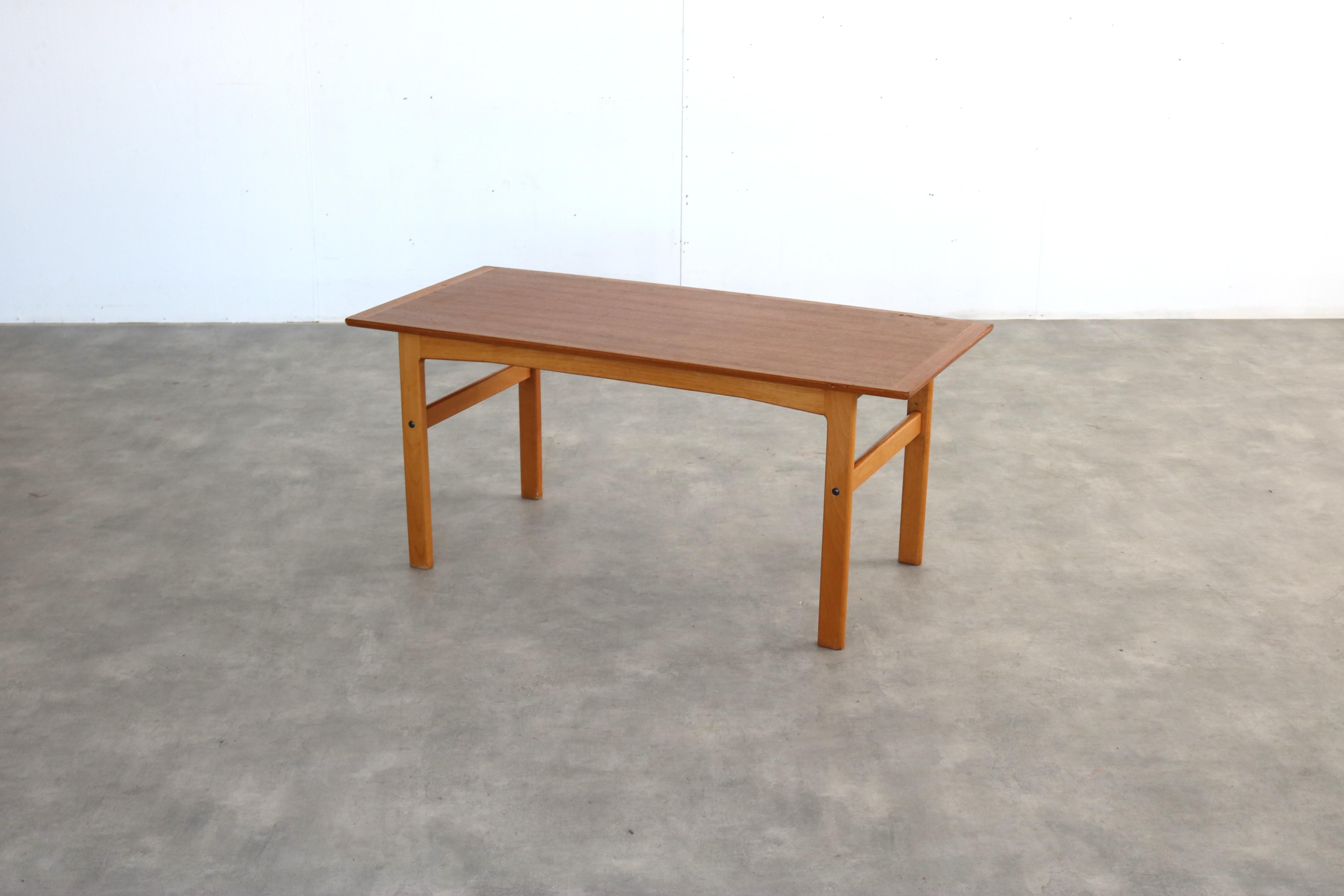 vintage coffee table  teak   1960s  Swedish In Good Condition For Sale In Lemmer, NL