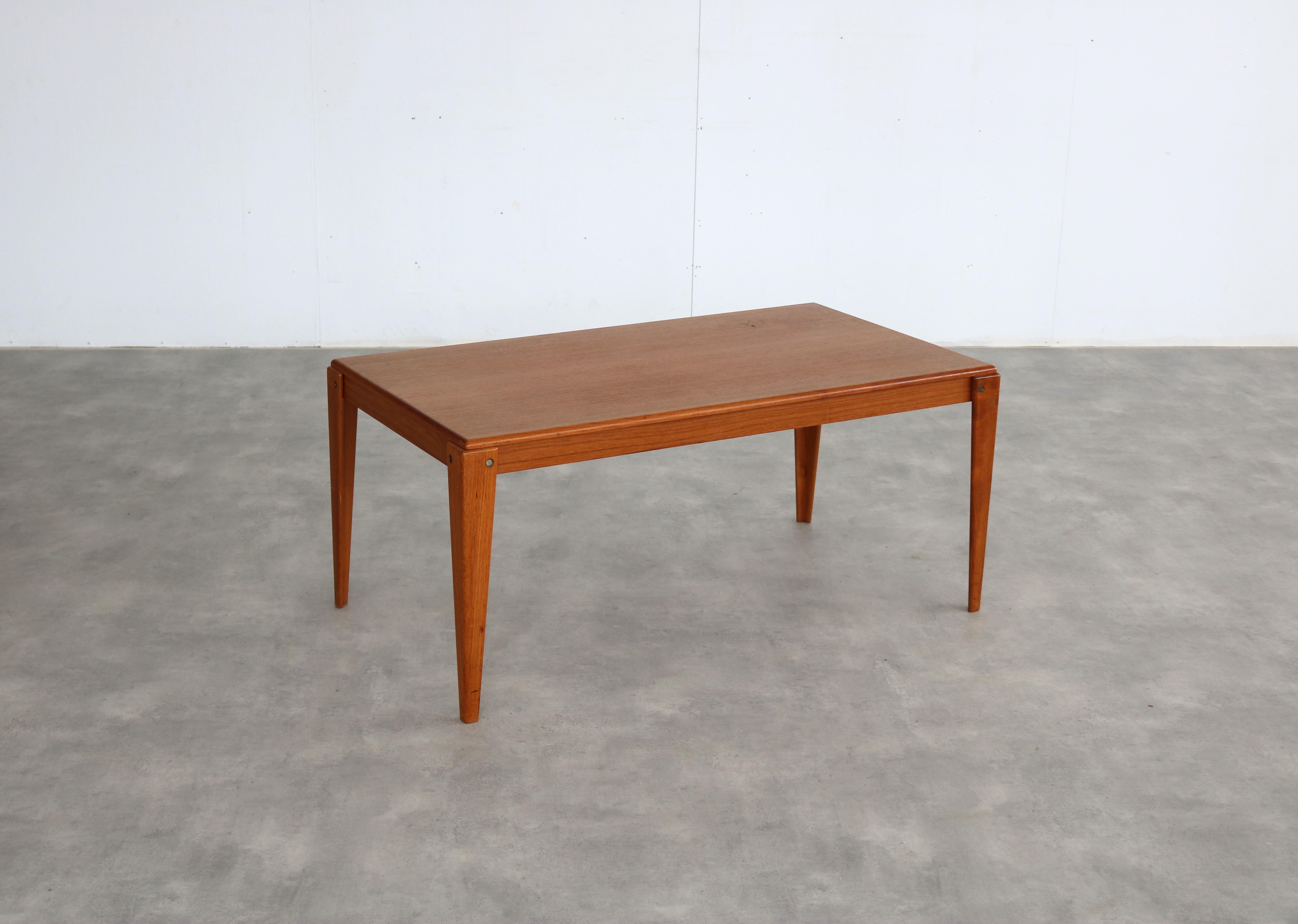 tavolino vintage  Teak  60s  Svedese In condizioni buone in vendita a Lemmer, NL