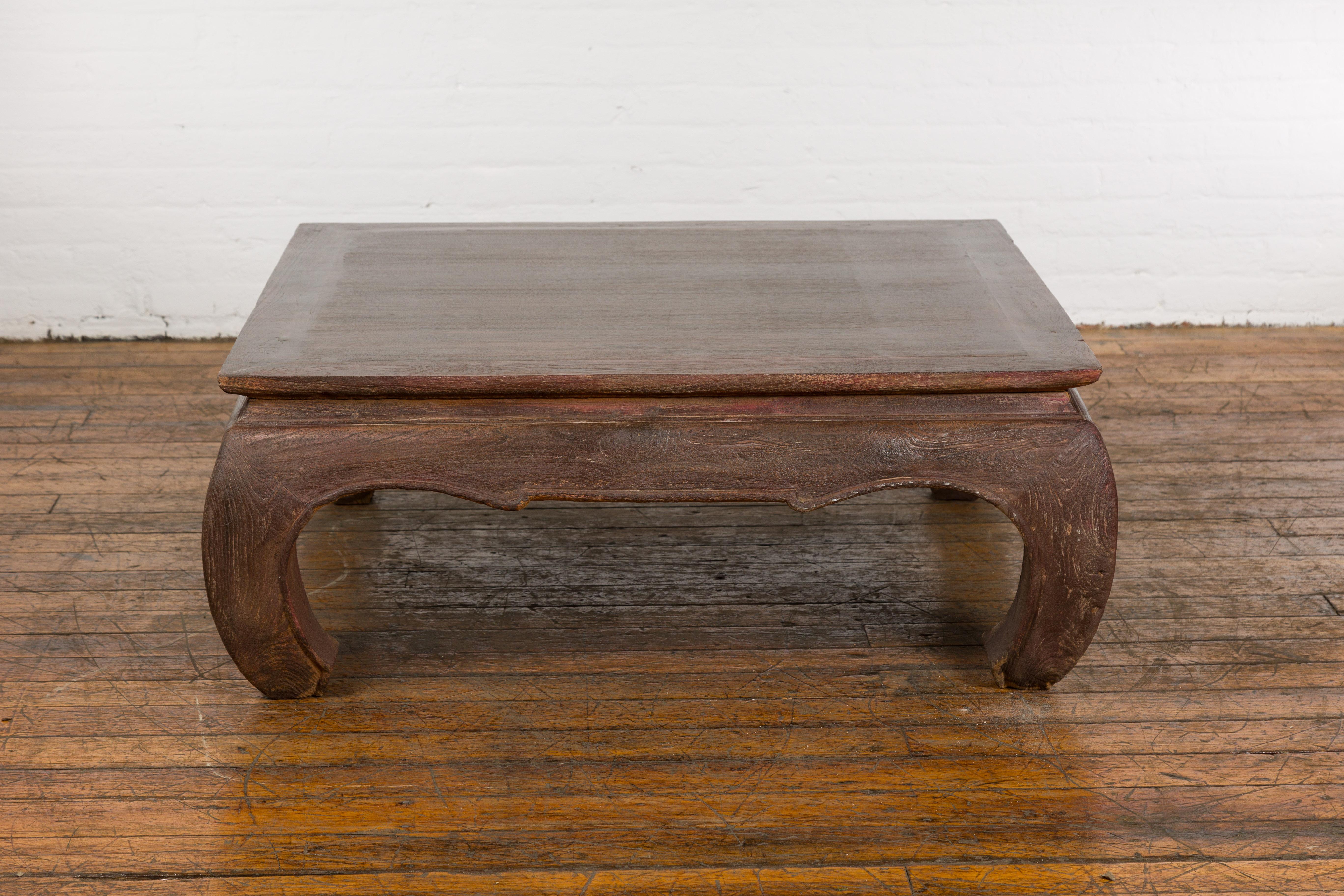 Vintage Coffee Table with Chow Legs, Carved Apron and Distressed Patina For Sale 4