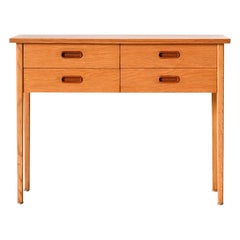 Vintage coffee table with drawers