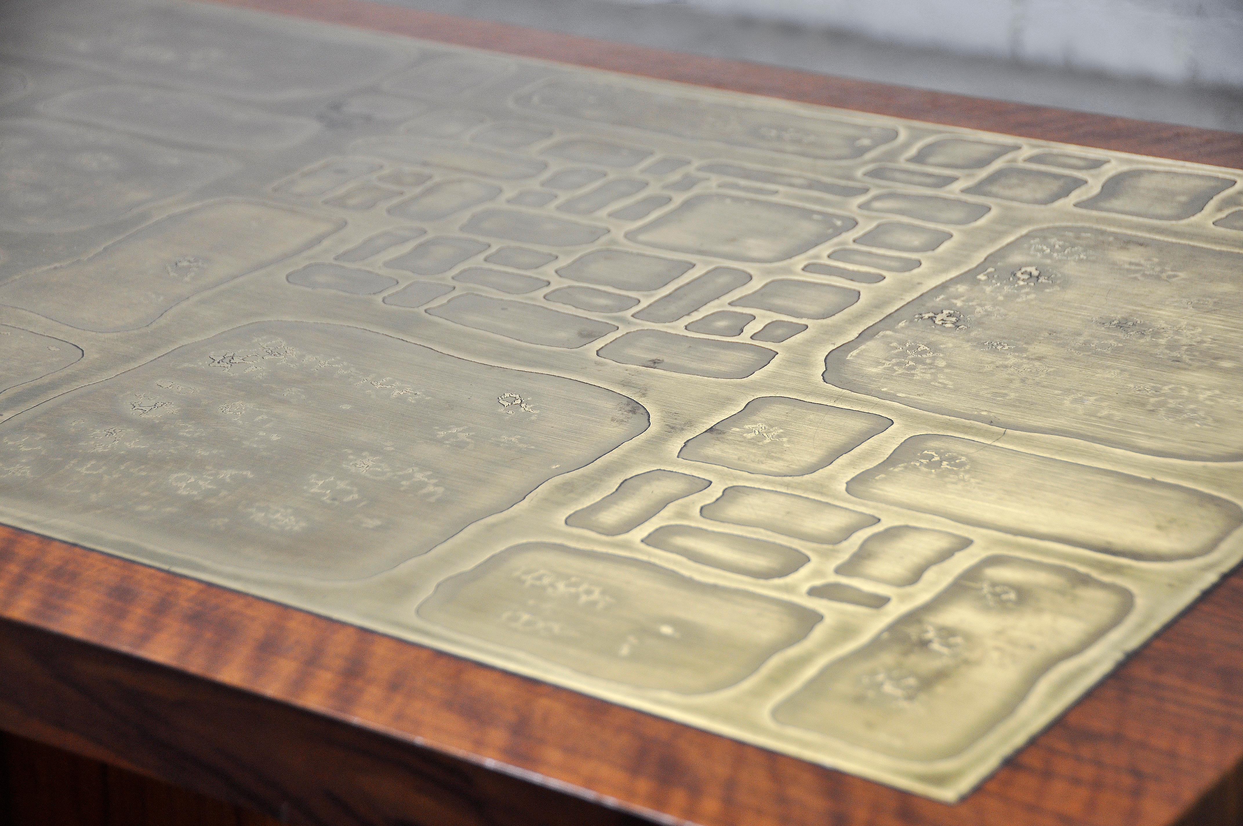 Vintage Coffee Table With Modernist Brass Etched Inlay by Bernhard Rohne, 1960s In Good Condition For Sale In Zwijndrecht, Antwerp