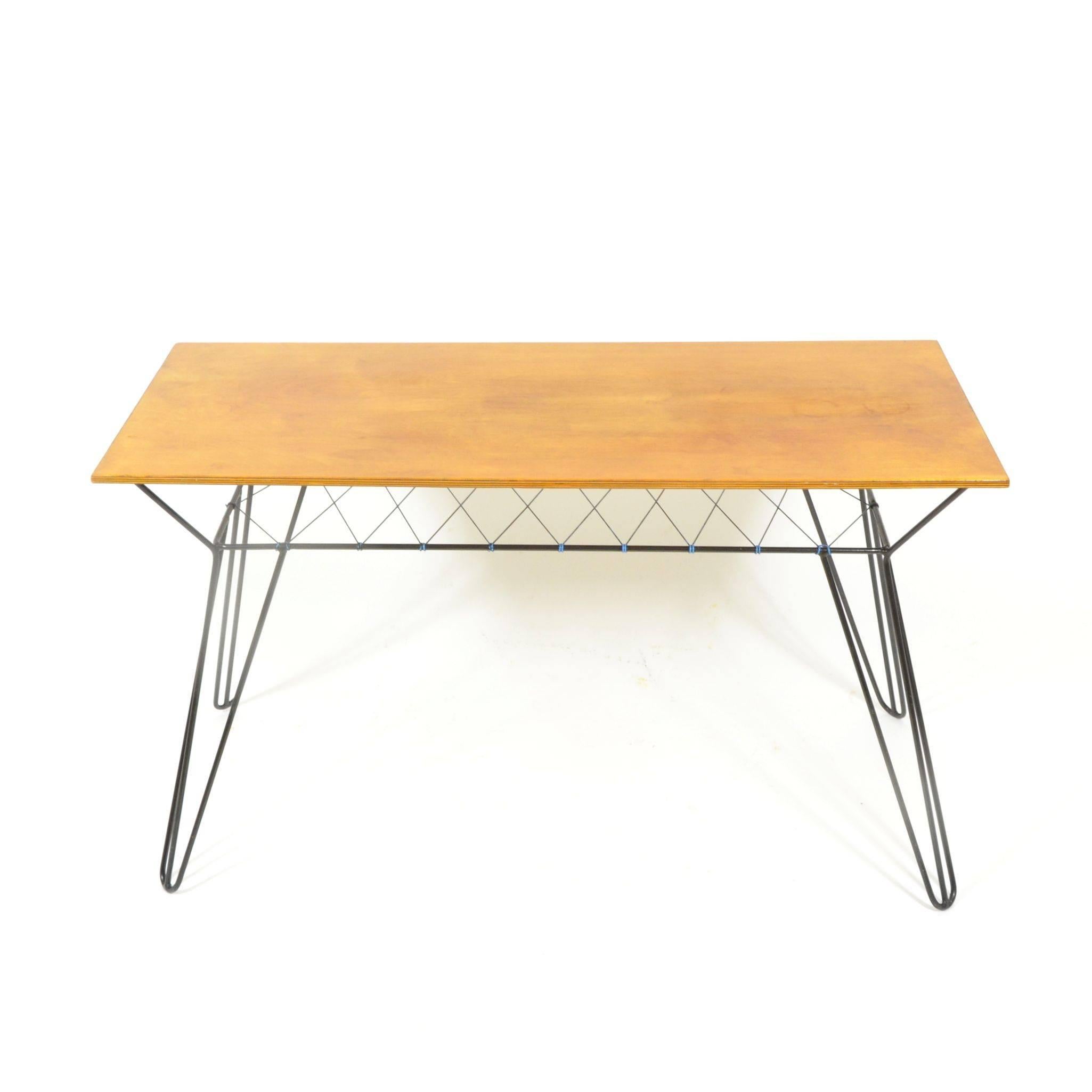 Mid-Century Modern Vintage Coffee Table with Wire Sockle, Czechoslovakia, 1970s For Sale