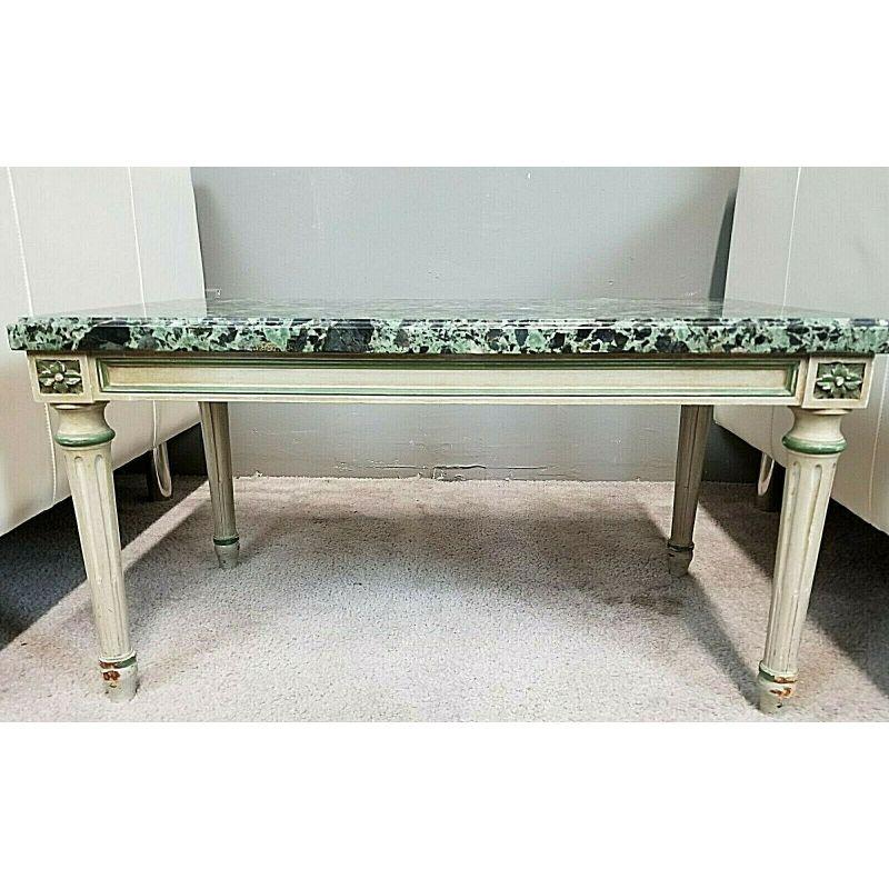 Table basse vintage italienne en bois et marbre ogee biseauté
Le plateau en marbre est amovible.

Mesures approximatives en pouces
30 1/4