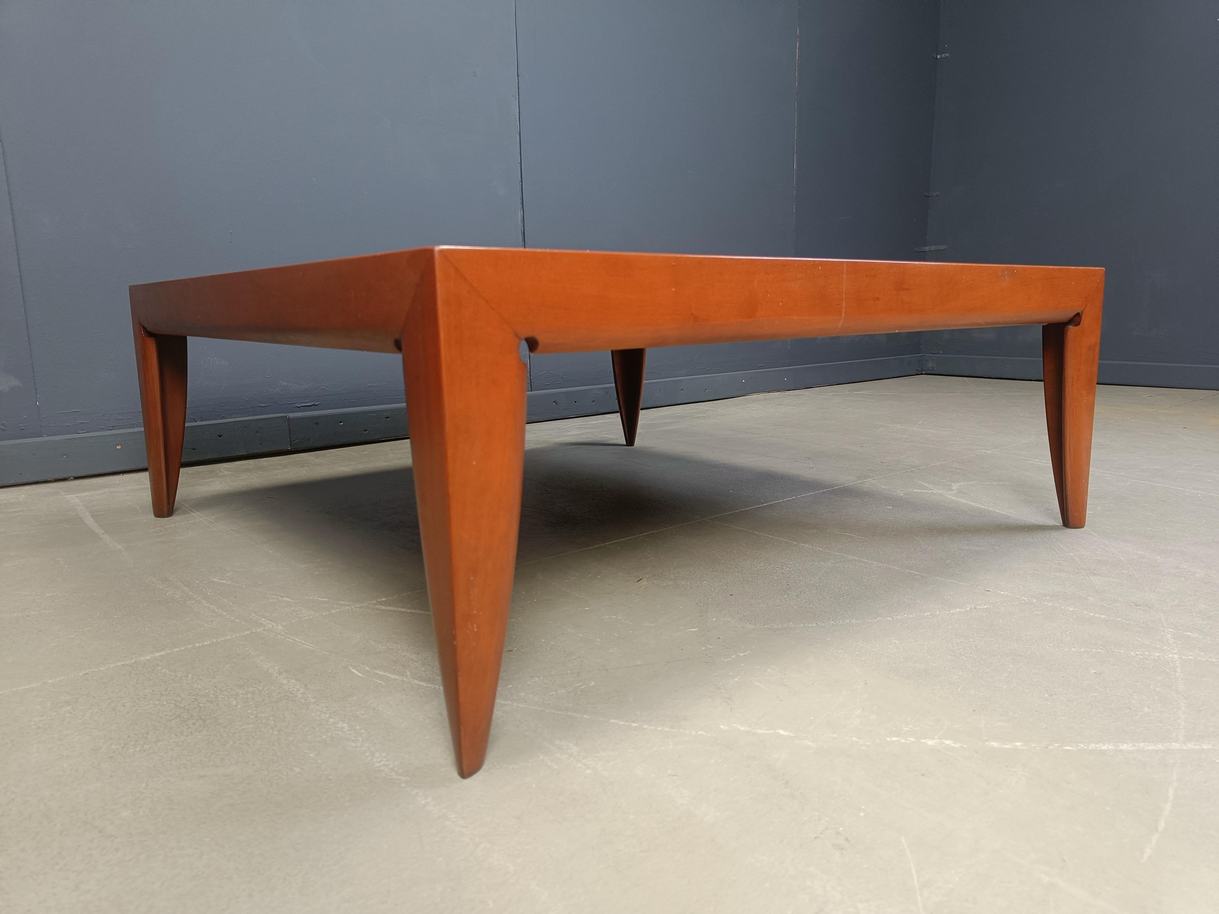 Very elegent and finely crafted coffee table by Giorgetti.

Solid cherrywood with beautiful elegant legs.

Very good condition

1990s - Italy

Dimensions:
Height 40cm
Width x depth: 110cm

Ref.: 25051606

*All images are always part of the