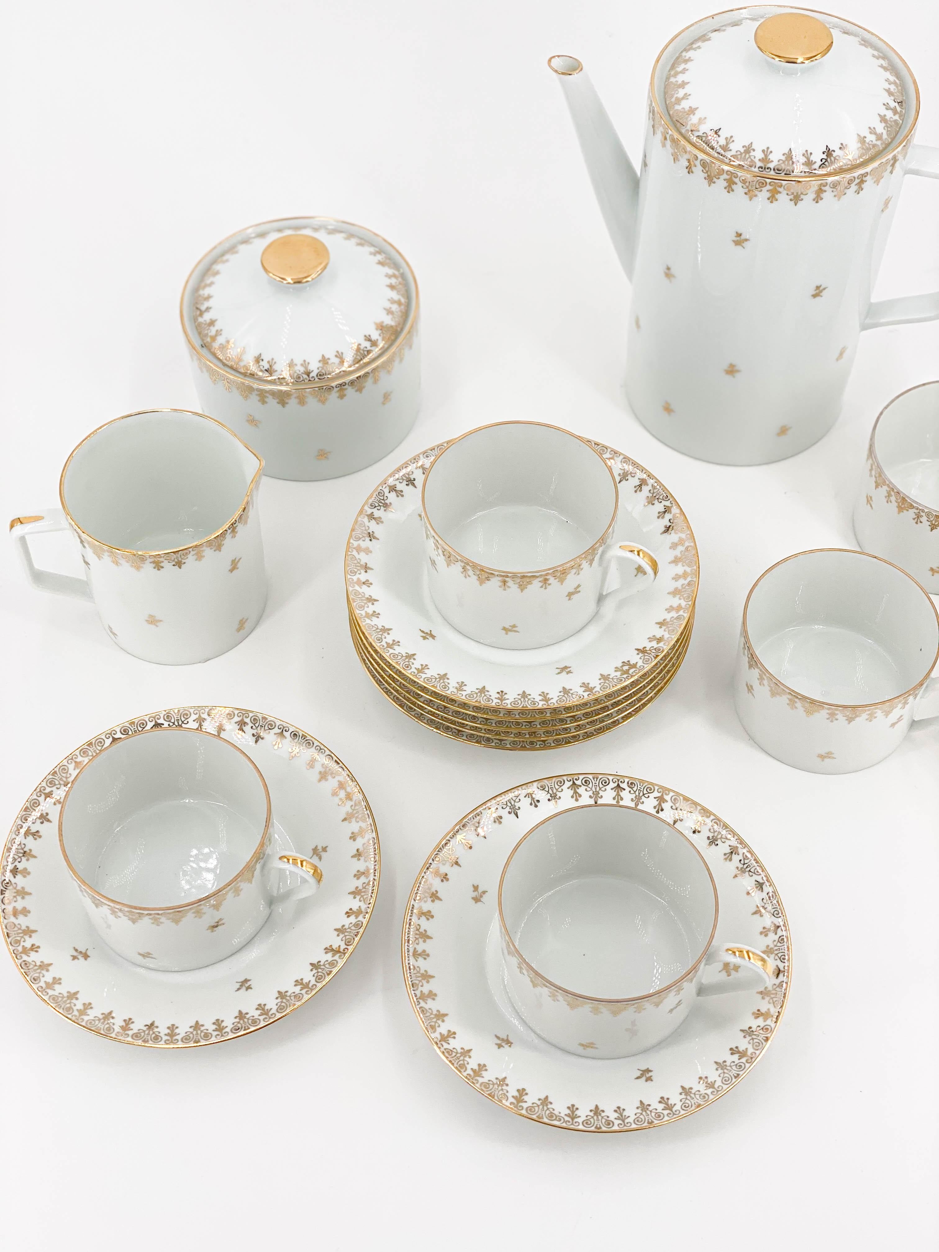 Vintage Coffee/Tea Set Limoges Porcelain In Good Condition In Vista, CA