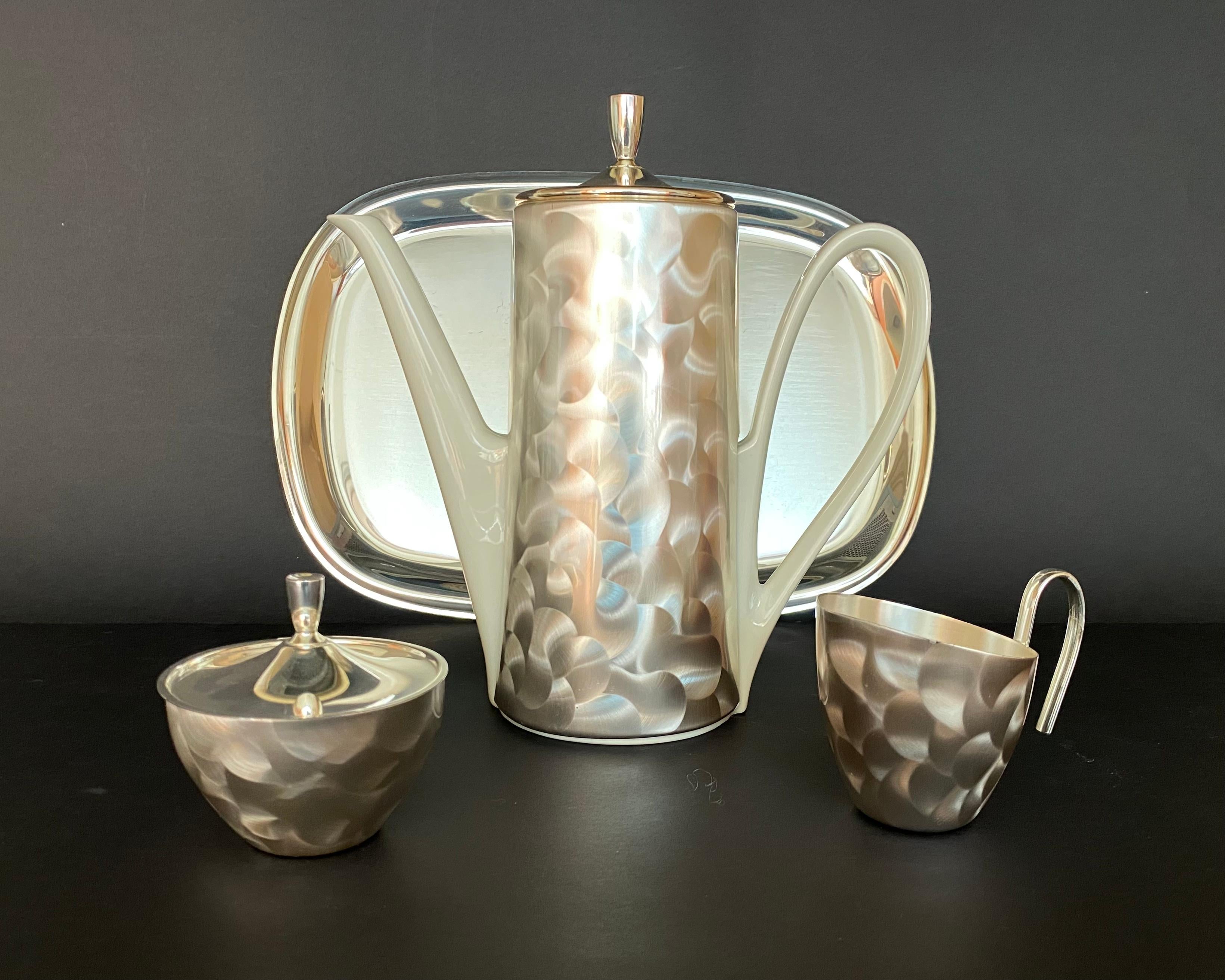 Late 20th Century Vintage Coffee/Tea Set Porcelain Teapot, Creamer, Sugar Bowl & Tray Bmf Bavaria For Sale