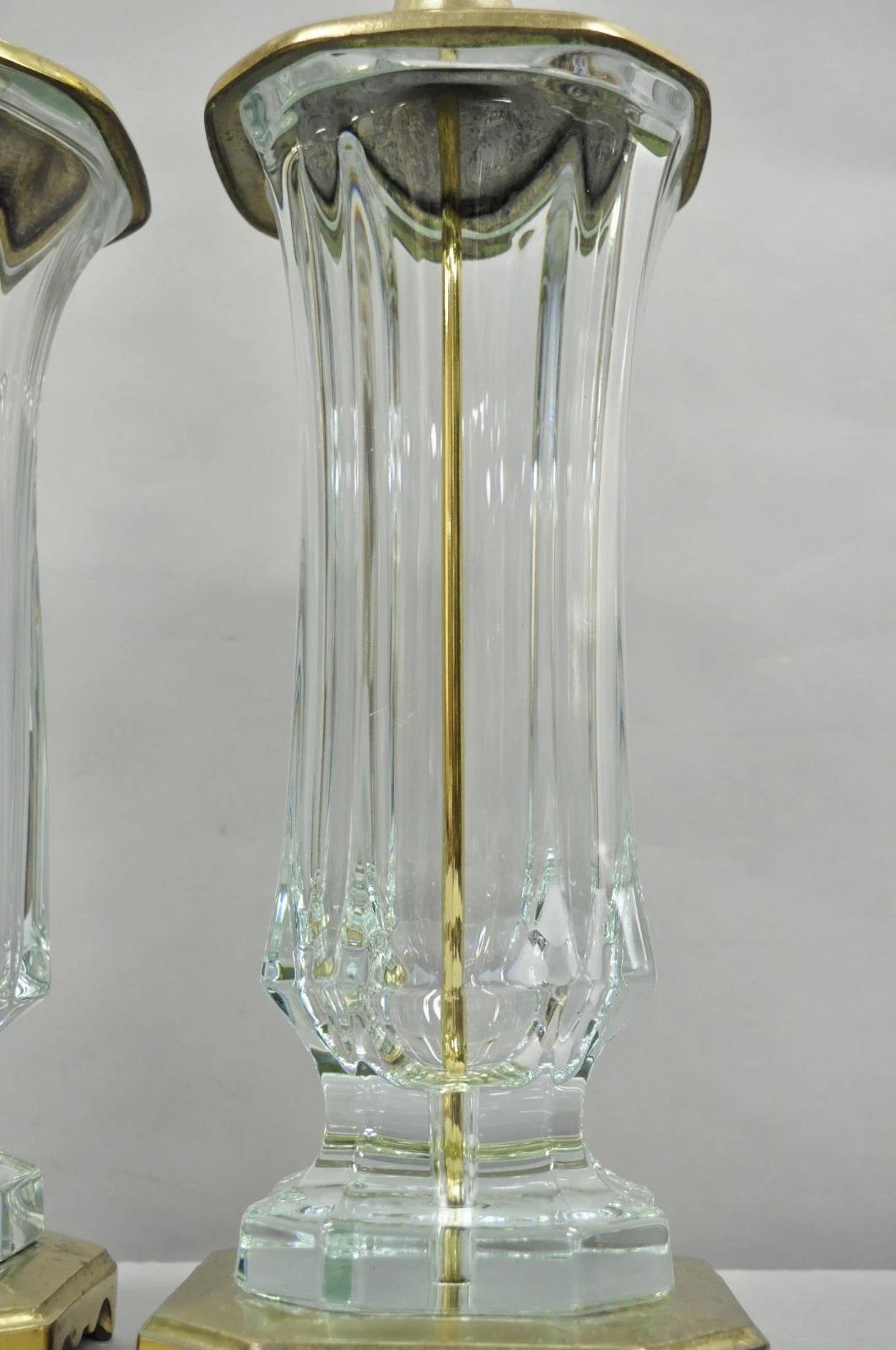 Vintage Cofrac Art Verrier Französisch Bleikristallglas & Messing Tischlampen, Paar (Unbekannt) im Angebot