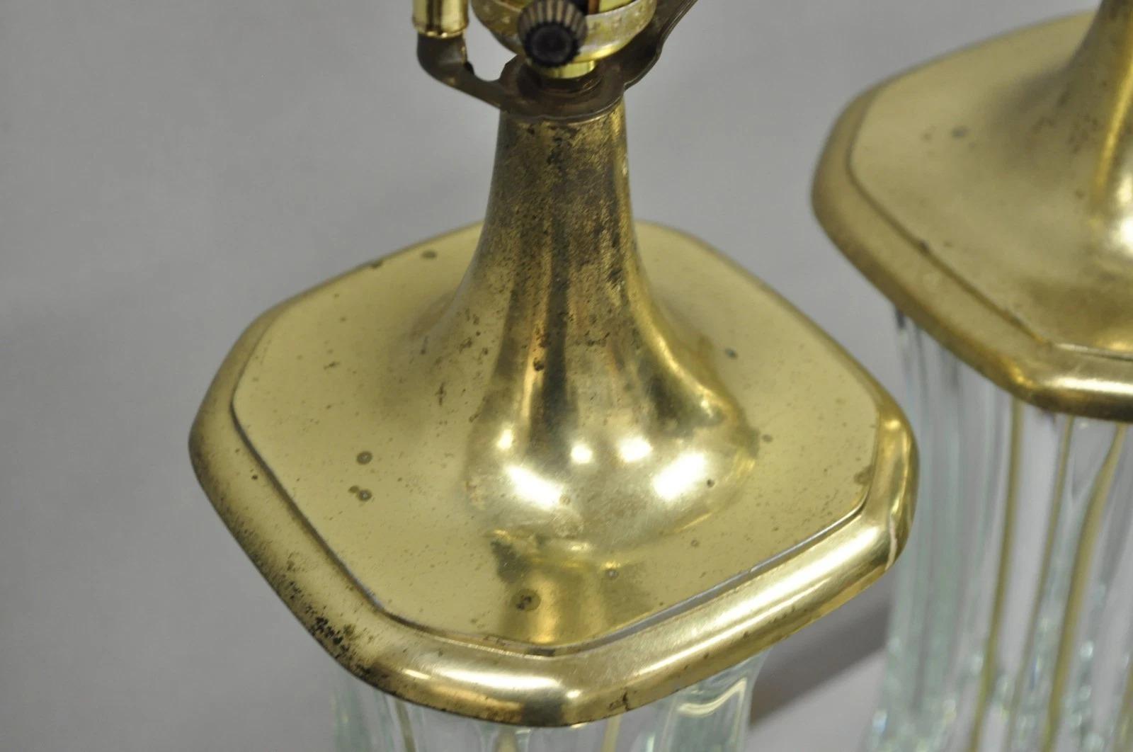 Vintage Cofrac Art Verrier Französisch Bleikristallglas & Messing Tischlampen, Paar (20. Jahrhundert) im Angebot