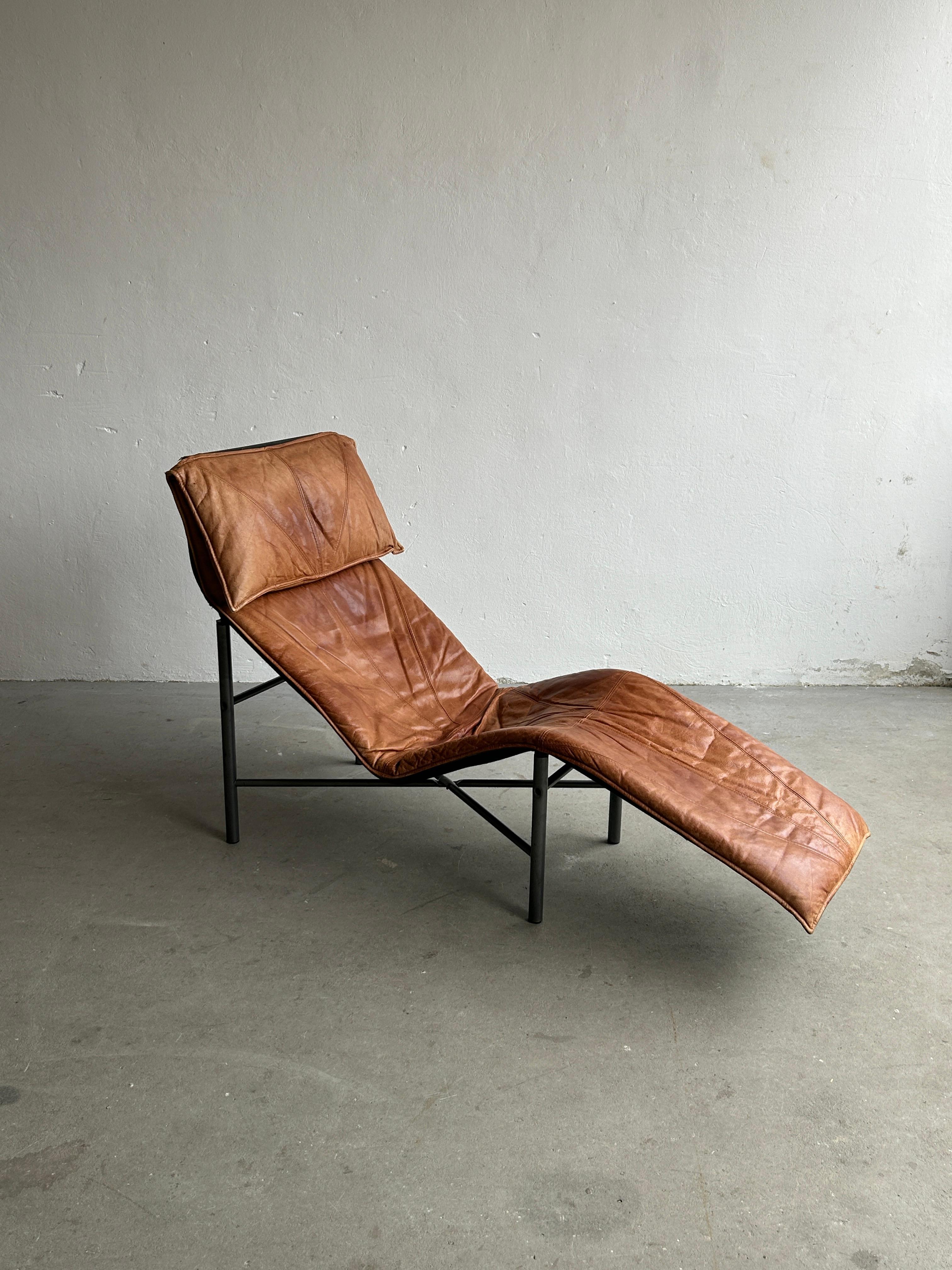 Vintage Cognac Leather Chaise Longue by Tord Bjorklund for Ikea, Sweden, 1970 4