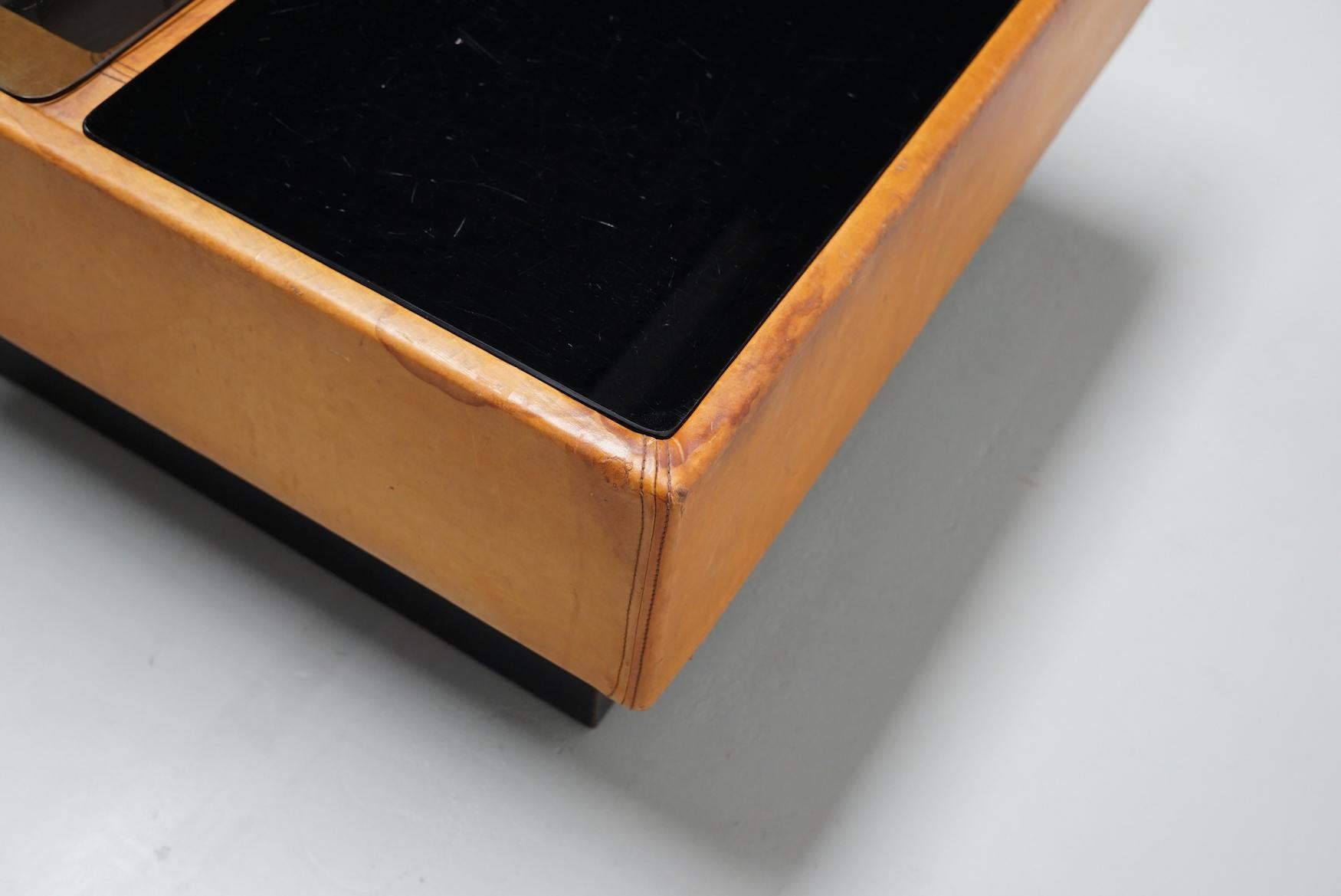 Table basse / bar en cuir cognac vintage par De Sede, 1960/70s en vente 5