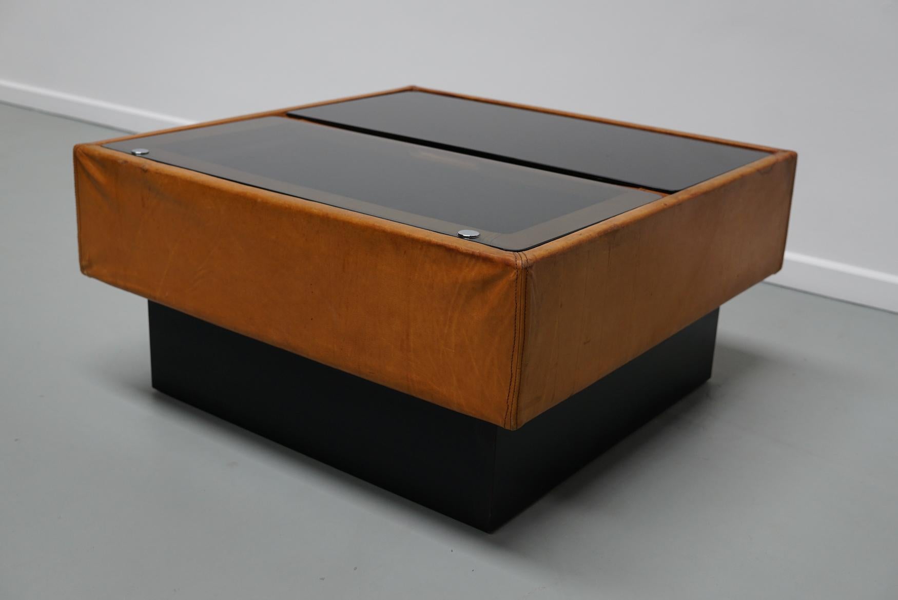 Cuir Table basse / bar en cuir cognac vintage par De Sede, 1960/70s en vente