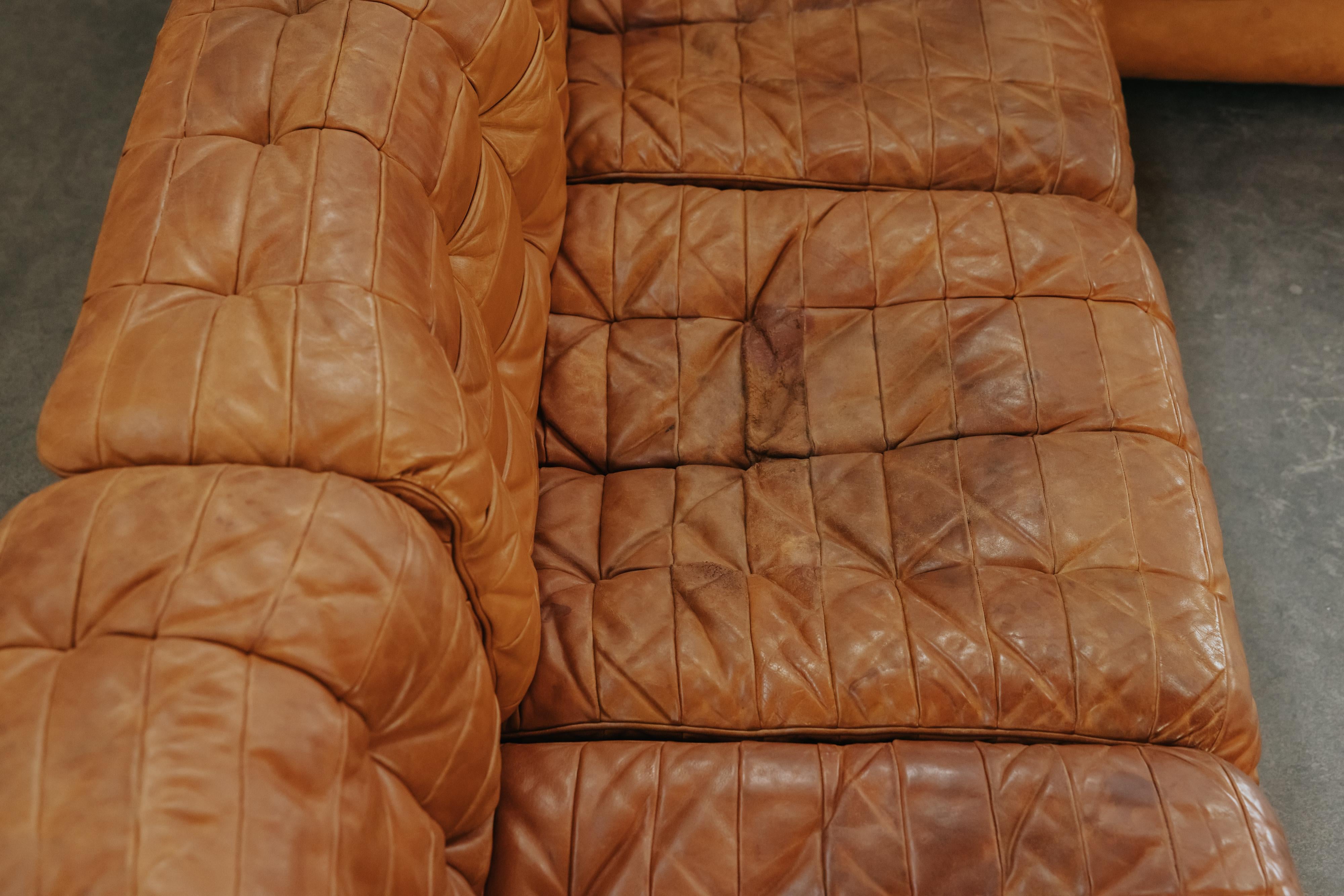 Cognacfarbenes Leder-Sofa De Sede DS 11 aus der Schweiz, ca. 1970 im Angebot 2