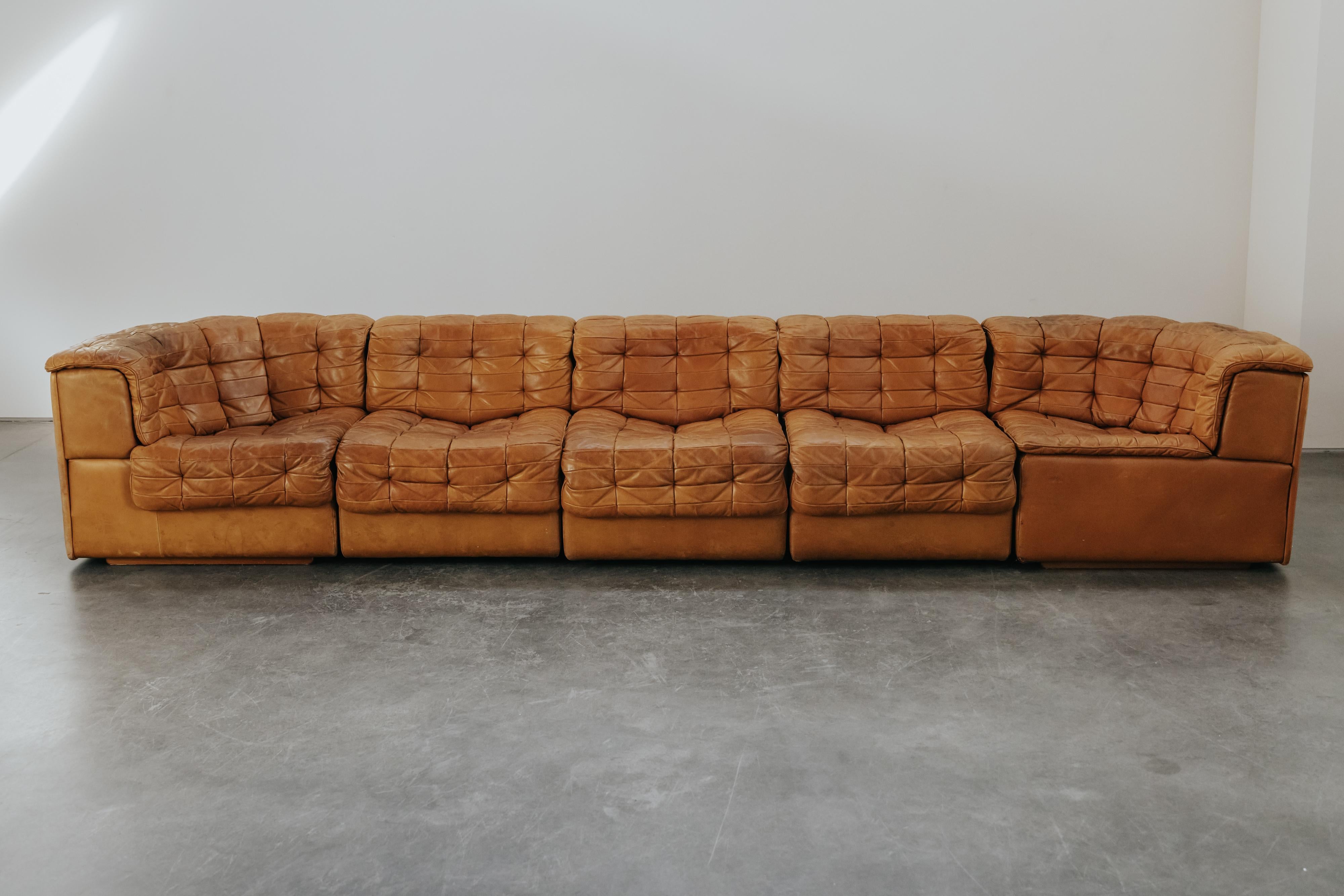 Cognacfarbenes Leder-Sofa De Sede DS 11 aus der Schweiz, ca. 1970 im Angebot 3