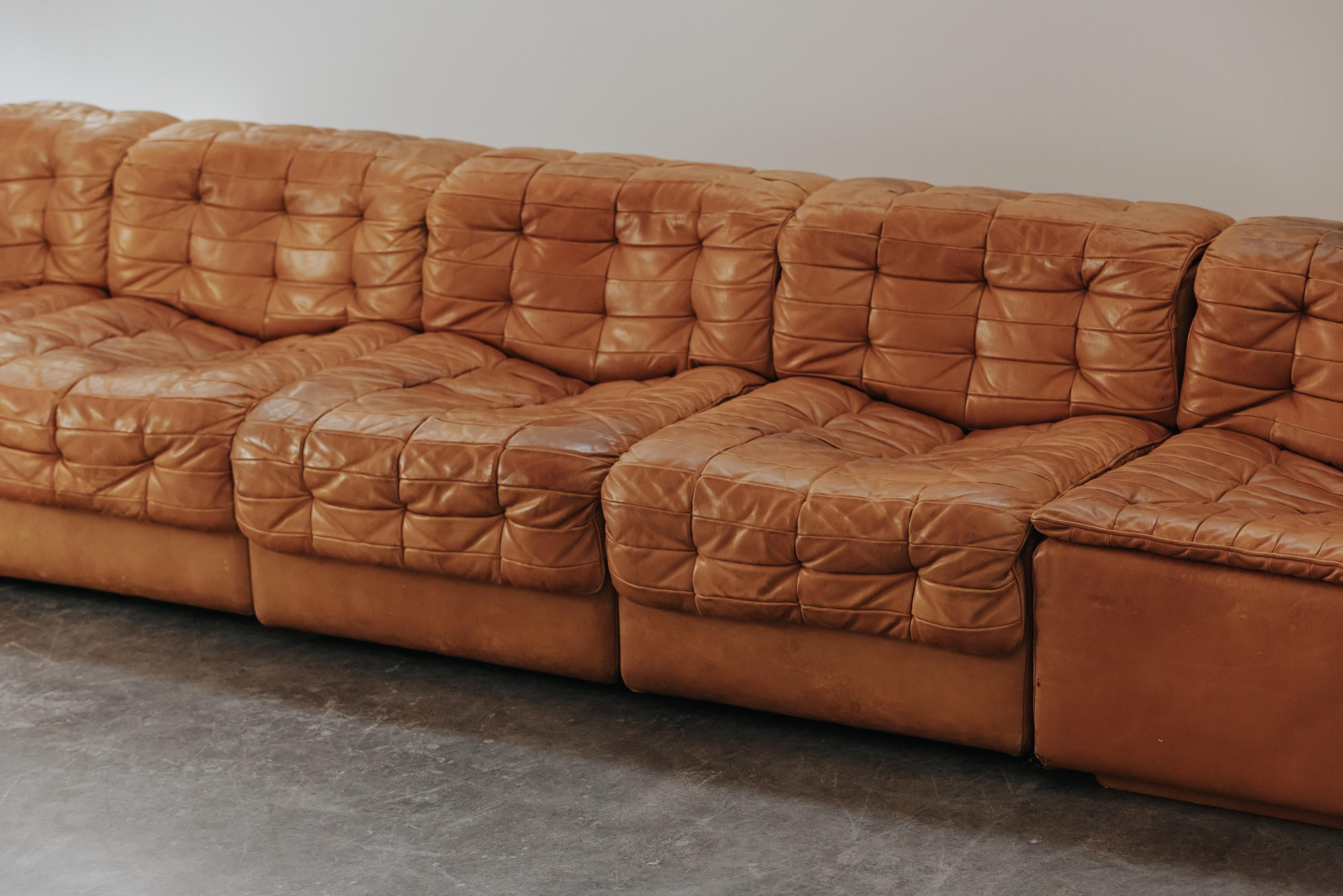 Cognacfarbenes Leder-Sofa De Sede DS 11 aus der Schweiz, ca. 1970 im Angebot 4