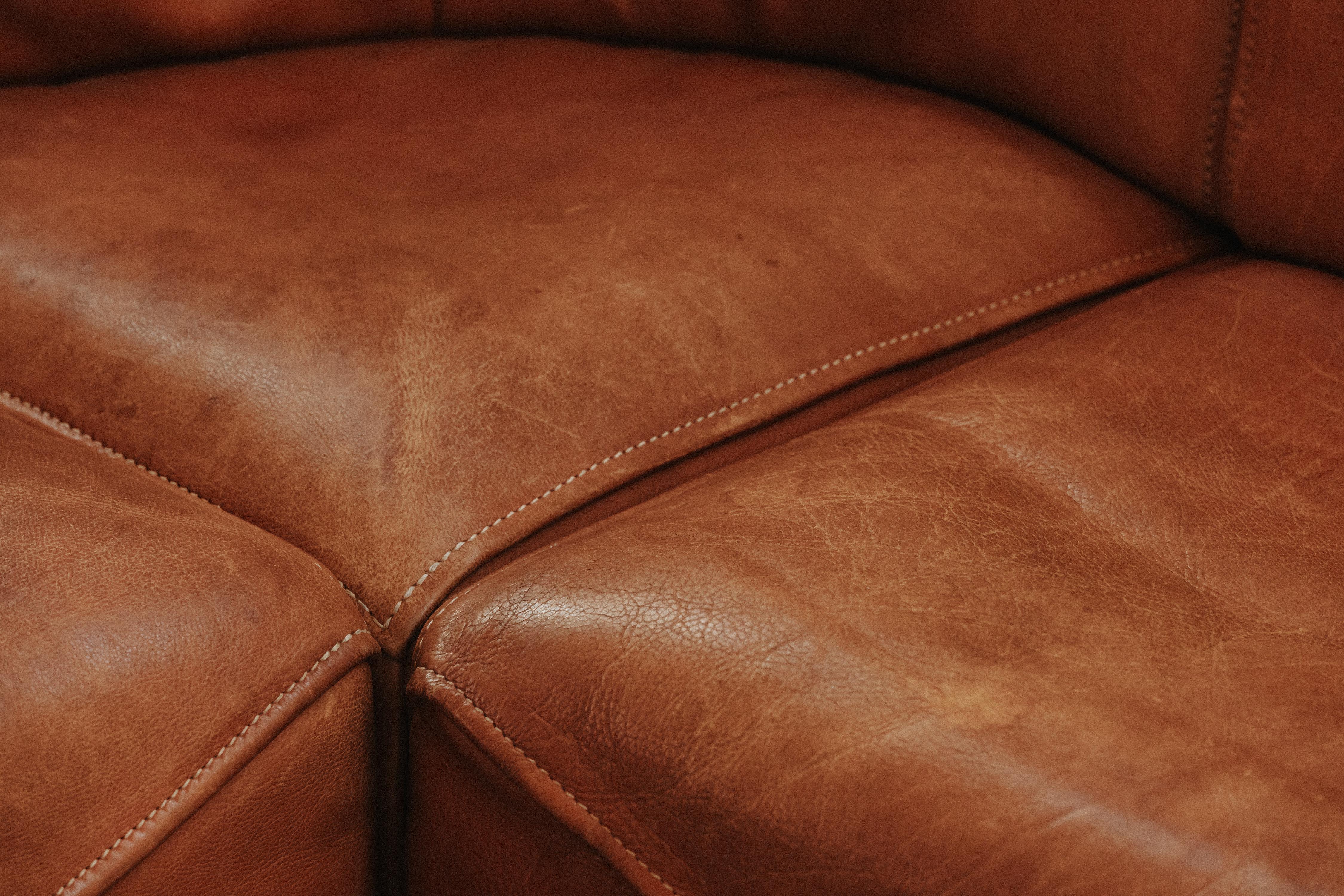 Vintage Cognac Leather De Sede DS-15 Sofa From Switzerland, Circa 1970 In Good Condition In Nashville, TN
