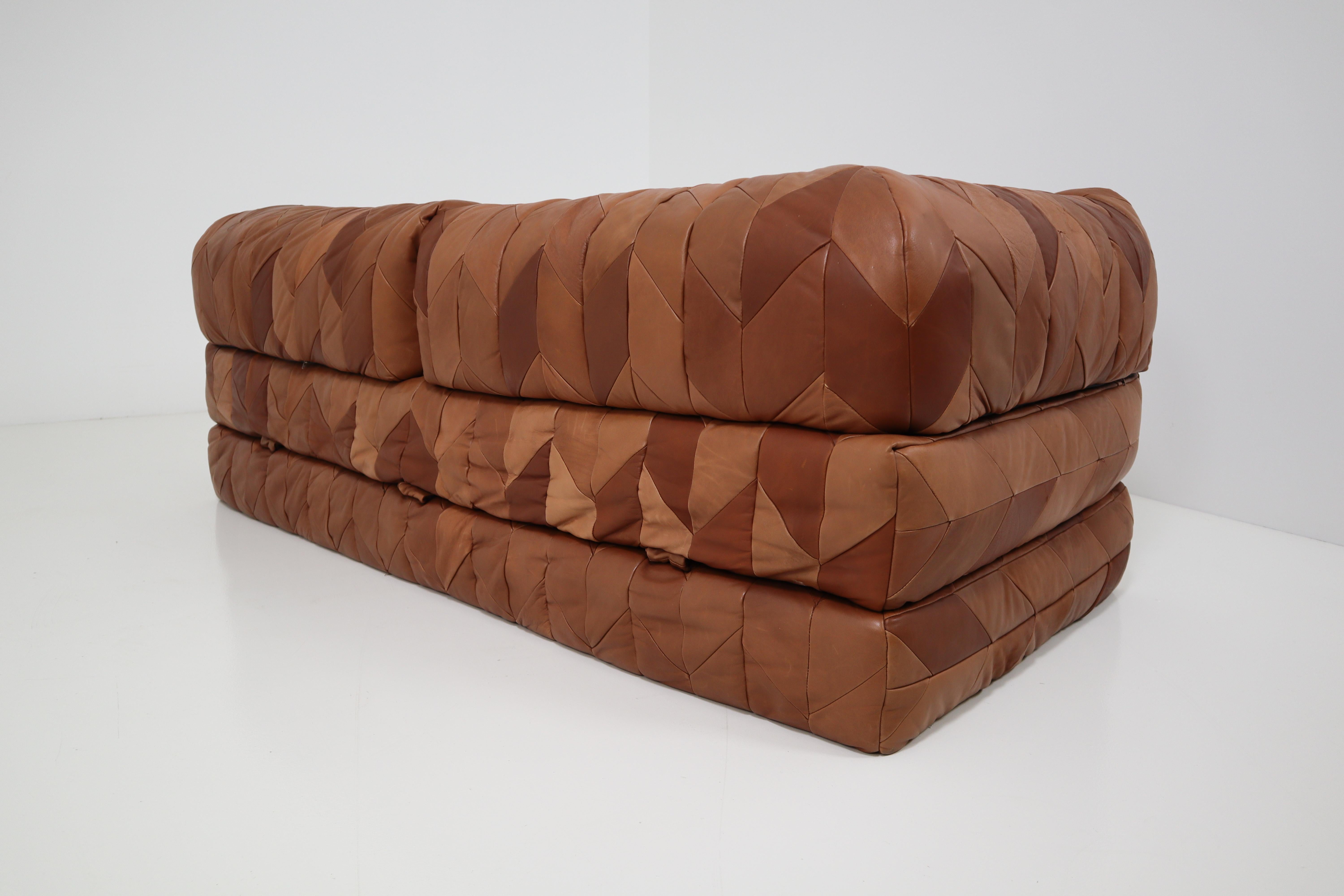 cognac daybed