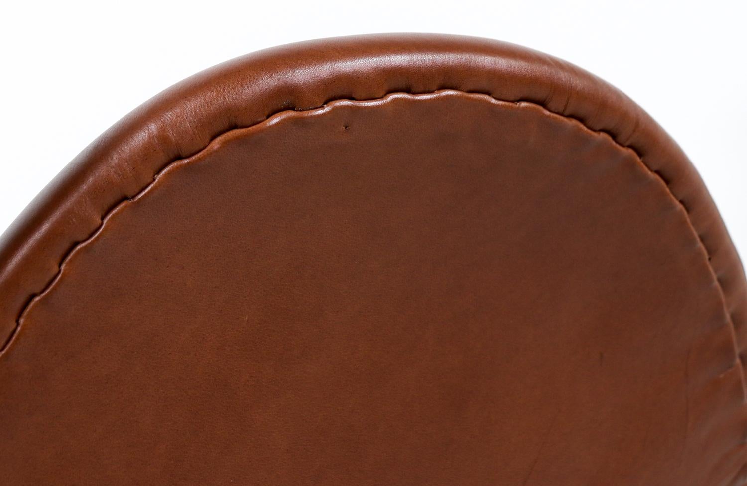 Cognacfarbenes Leder-Sofa „Swan“ von Arne Jacobsen für Fritz Hansen im Angebot 2