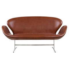 Vintage Cognac Leather "Swan" Sofa by Arne Jacobsen for Fritz Hansen