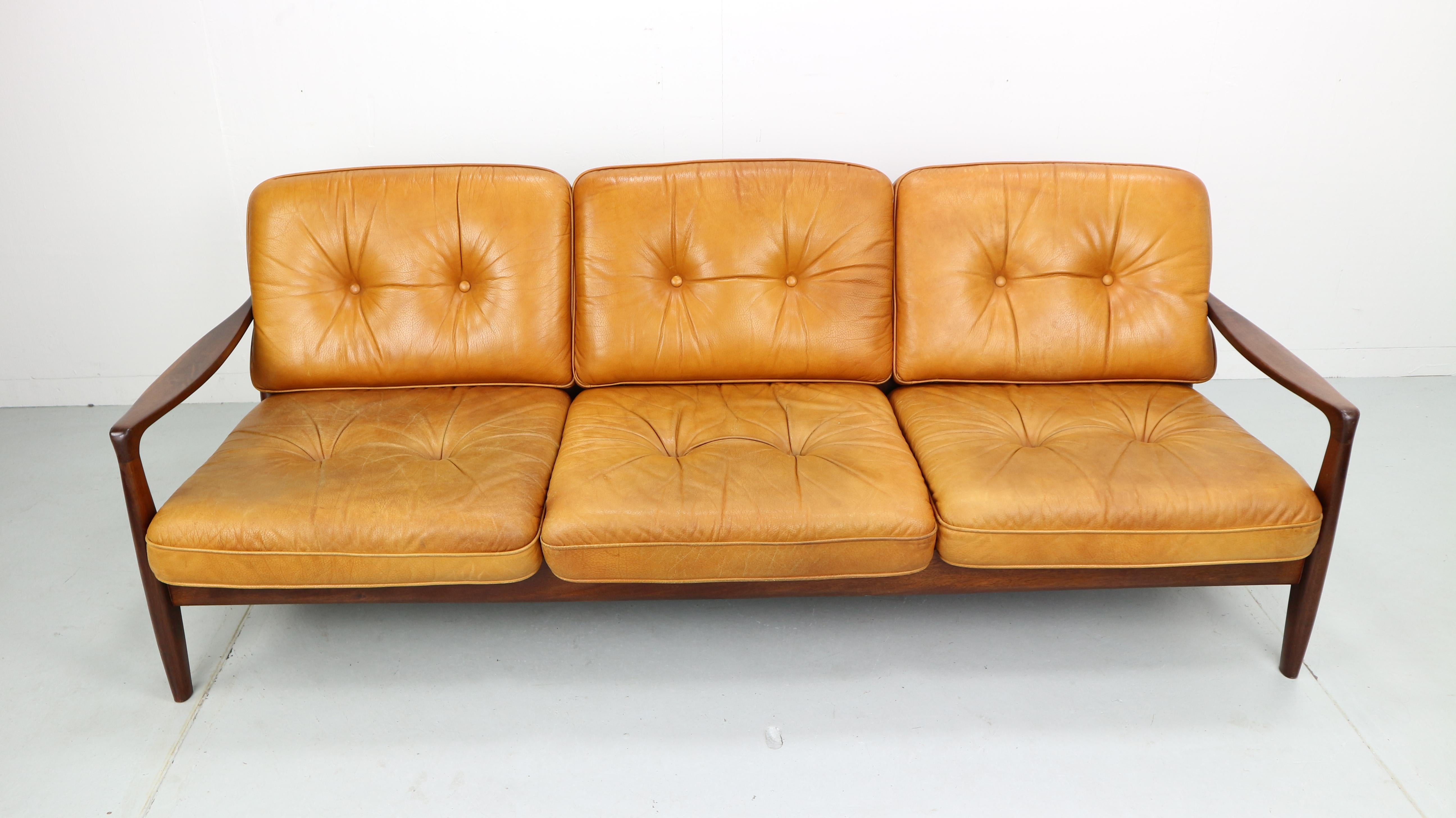Vintage Cognac Leather Three-Seat Sofa, 1960s In Good Condition In The Hague, NL