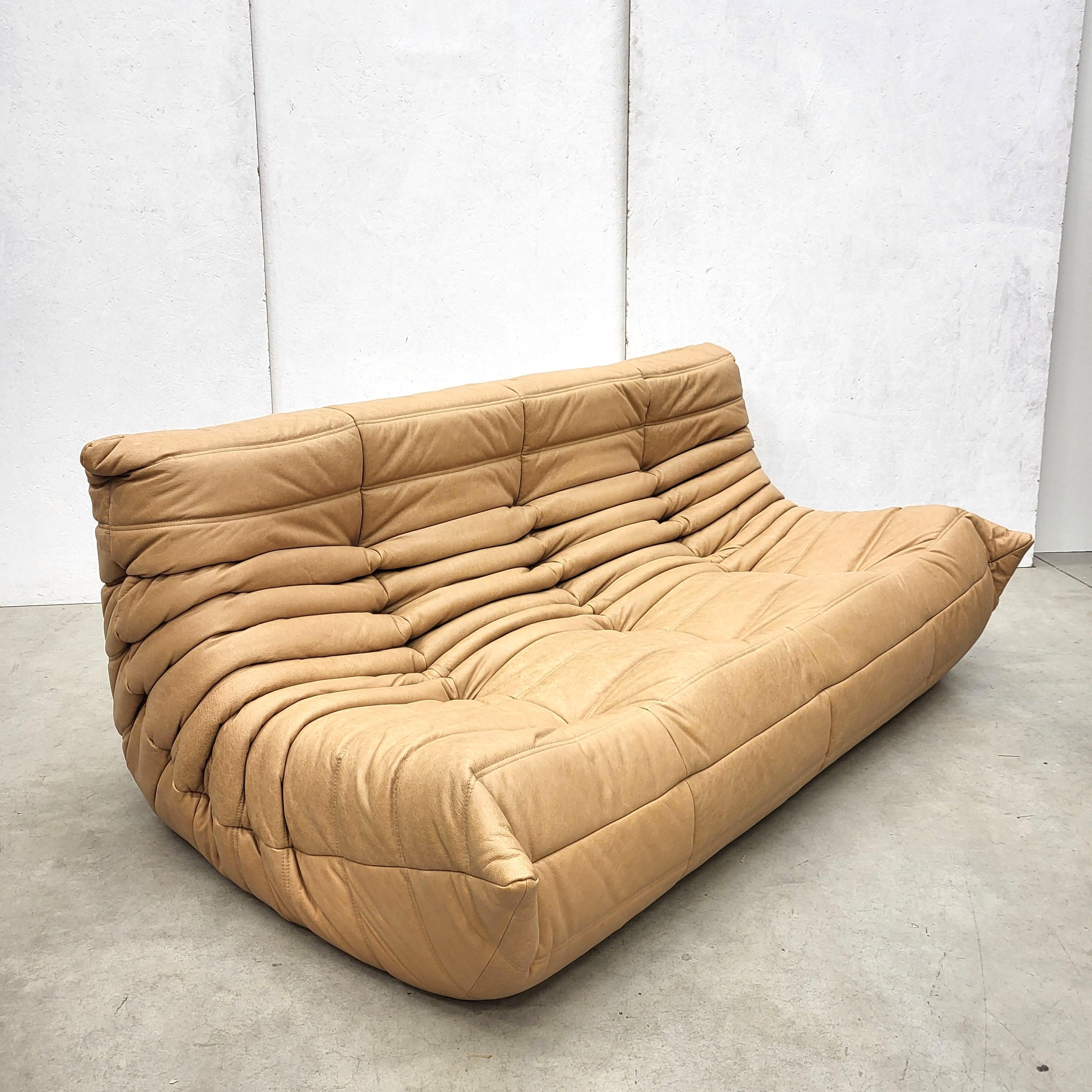 Vintage Cognac Togo Seating Group Sofa by Michel Ducaroy for Ligne Roset 1973 In Good Condition In Aachen, NW