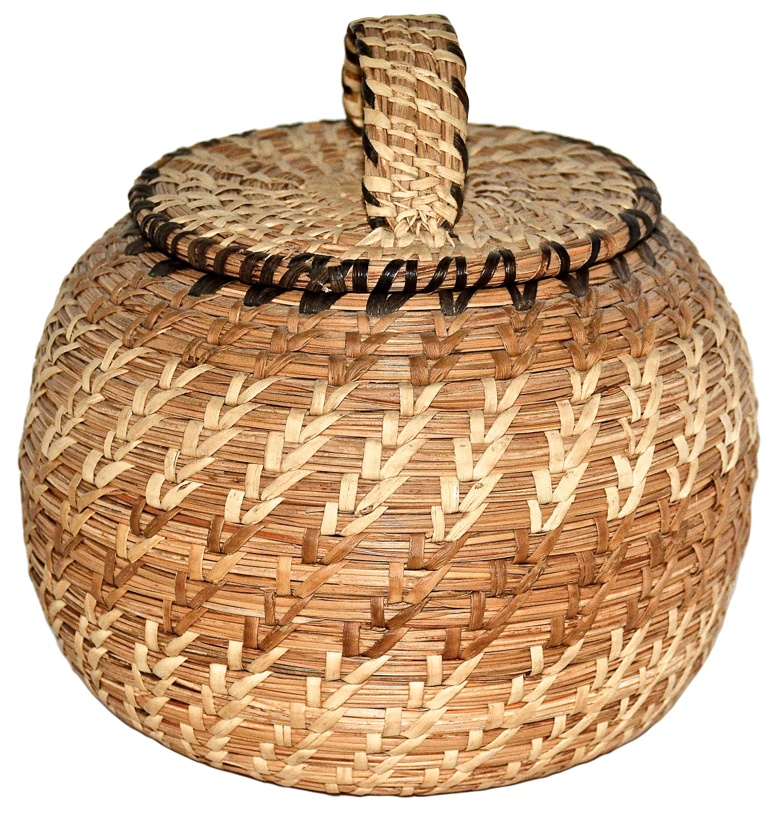 Native American Vintage Coiled Eskimo Grass Basket, Tununak, Alaska