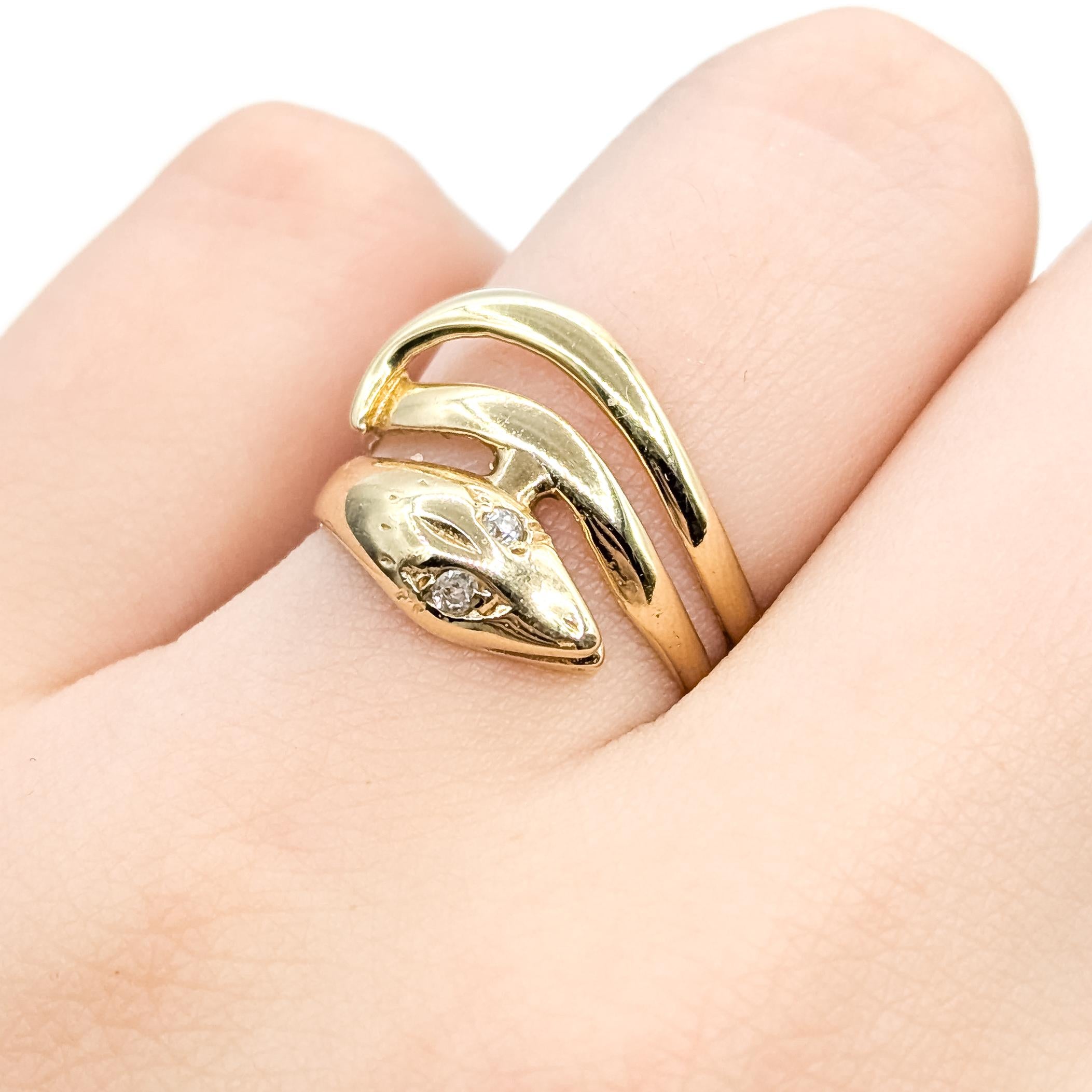 Anello serpente a spirale vintage con diamanti taglio mine antiche in oro giallo 14k In condizioni ottime in vendita a Bloomington, MN