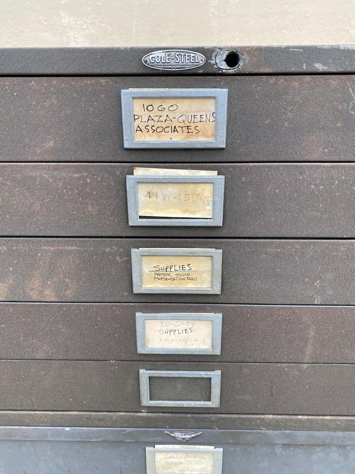 Archivador plano apilable vintage Cole Steel Metal Industrial con 10 cajones siglo XX en venta