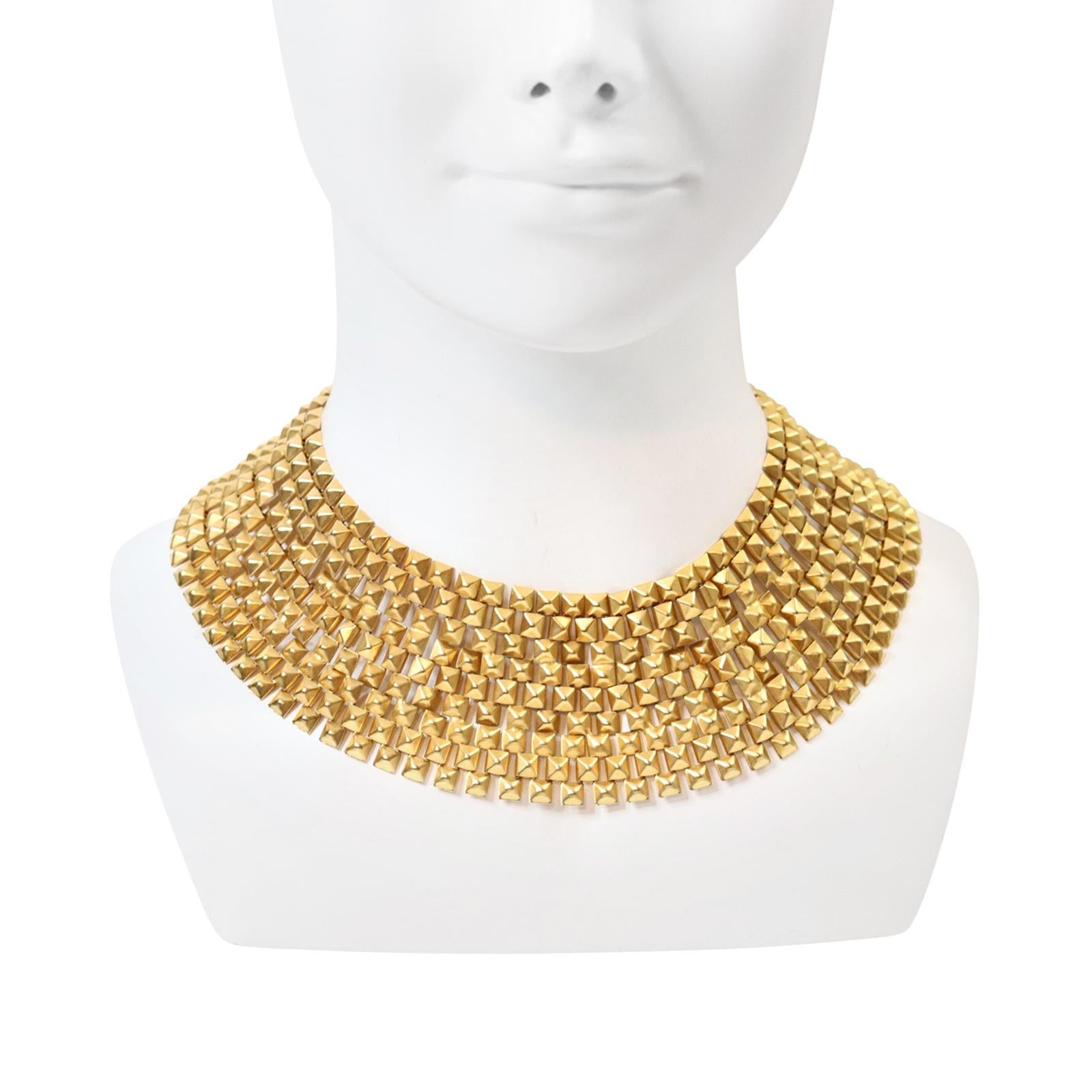 Collana vintage con collare in tonalità oro, circa anni '80 in vendita 1