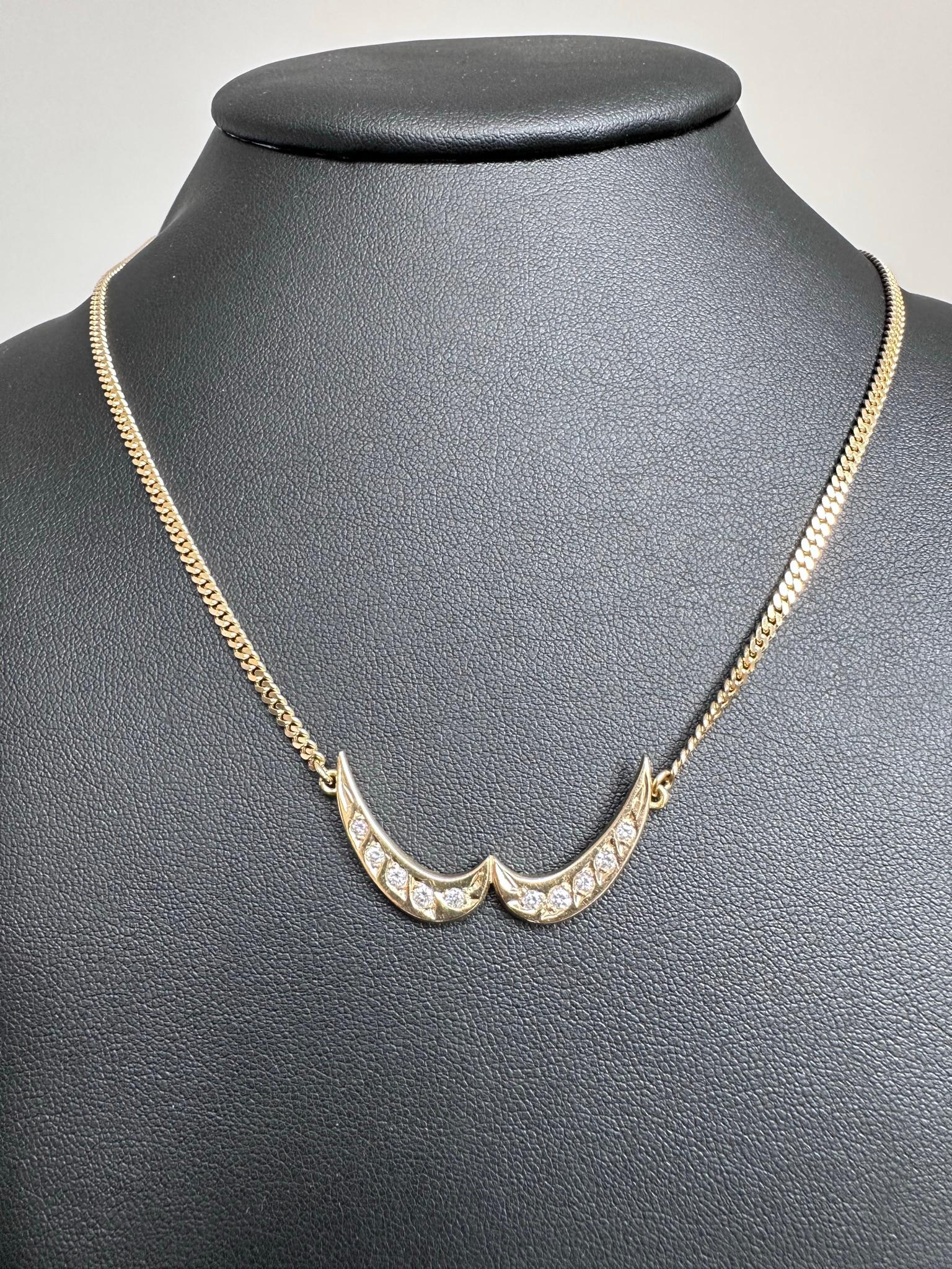 Vintage Collar Shape Necklace 18kt Yellow Gold with Diamonds In Good Condition For Sale In Esch-Sur-Alzette, LU