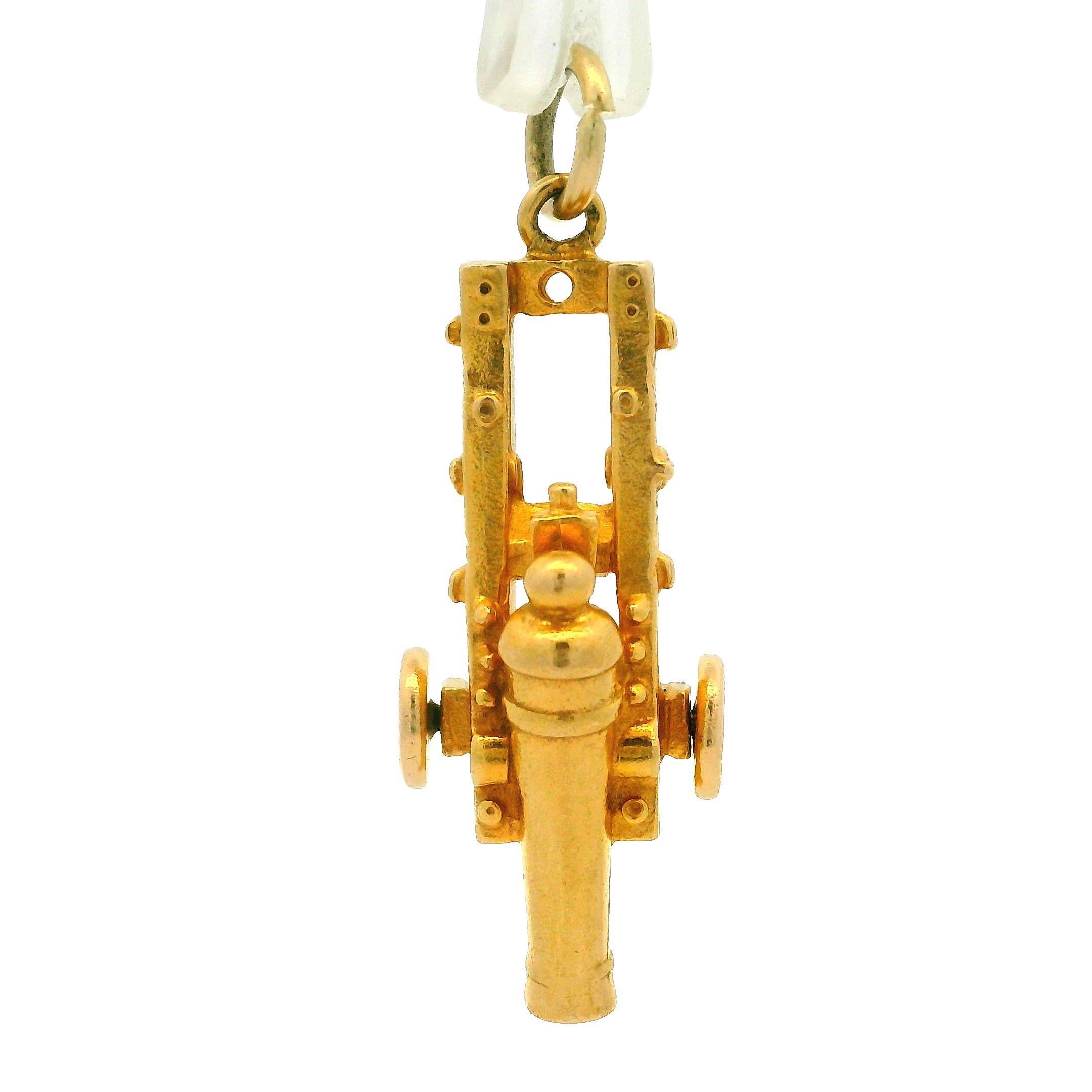 Ciondolo vintage da collezione in oro giallo 14k con canone dettagliato 3D e base in vendita 3