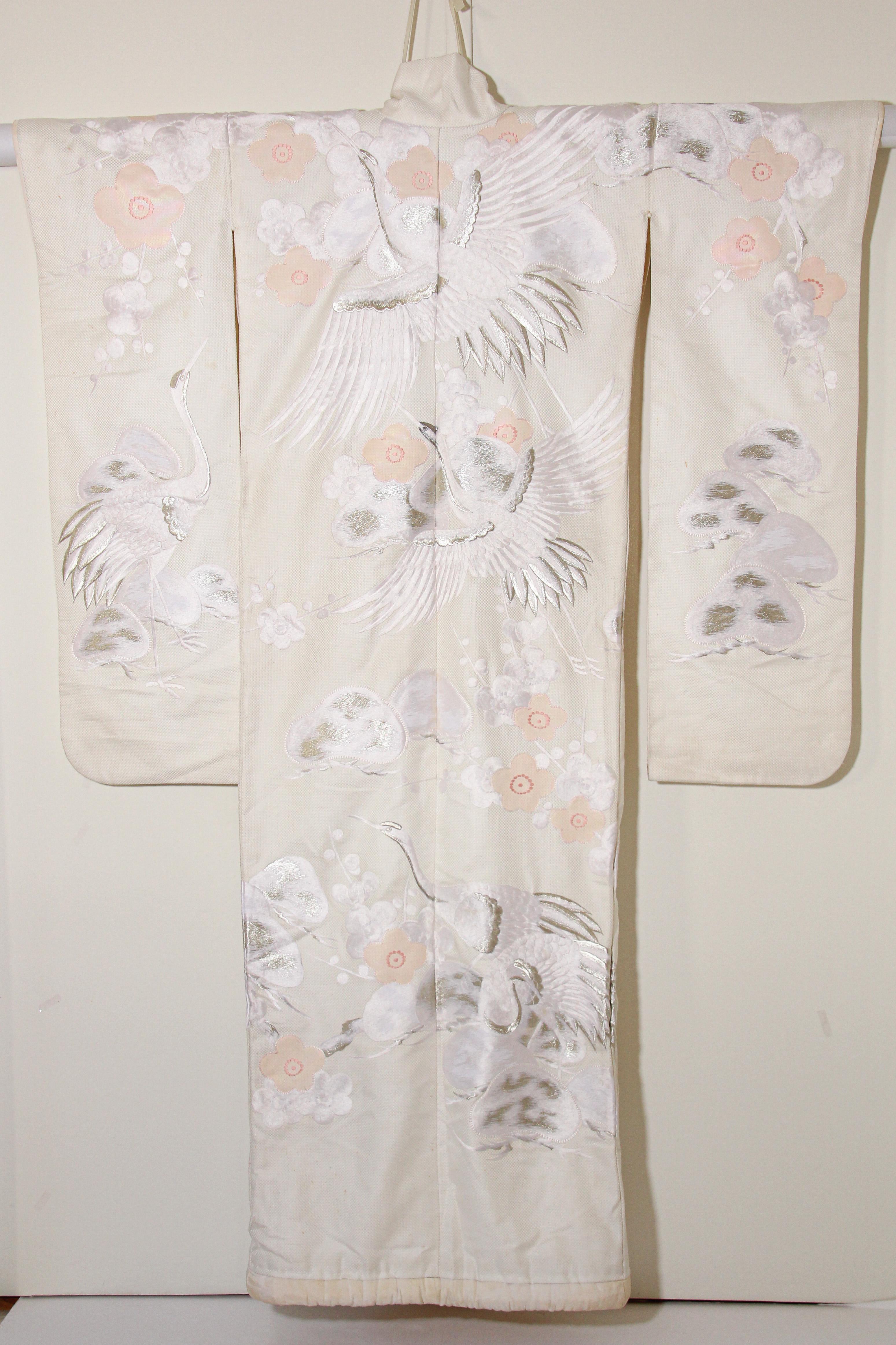 Vintage Collectable Japanese White Silk Ceremonial Wedding Kimono 3